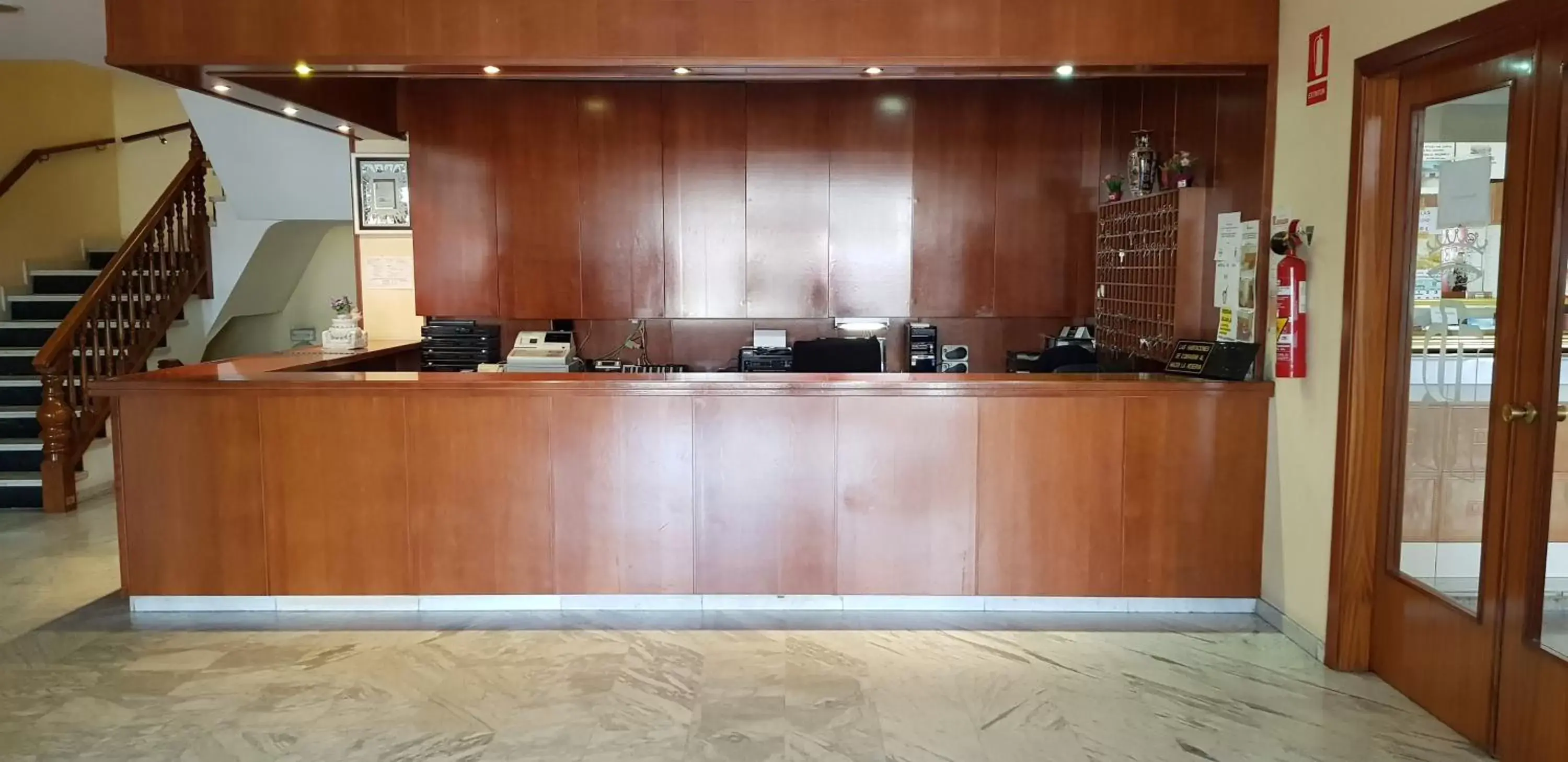 Lobby/Reception in Hotel Reina Isabel