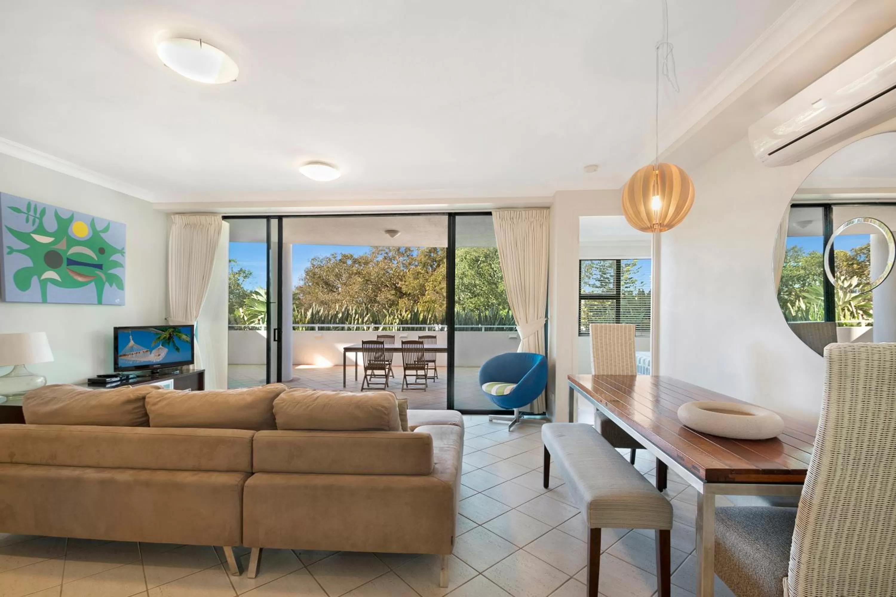 Day in Santorini Twin Waters