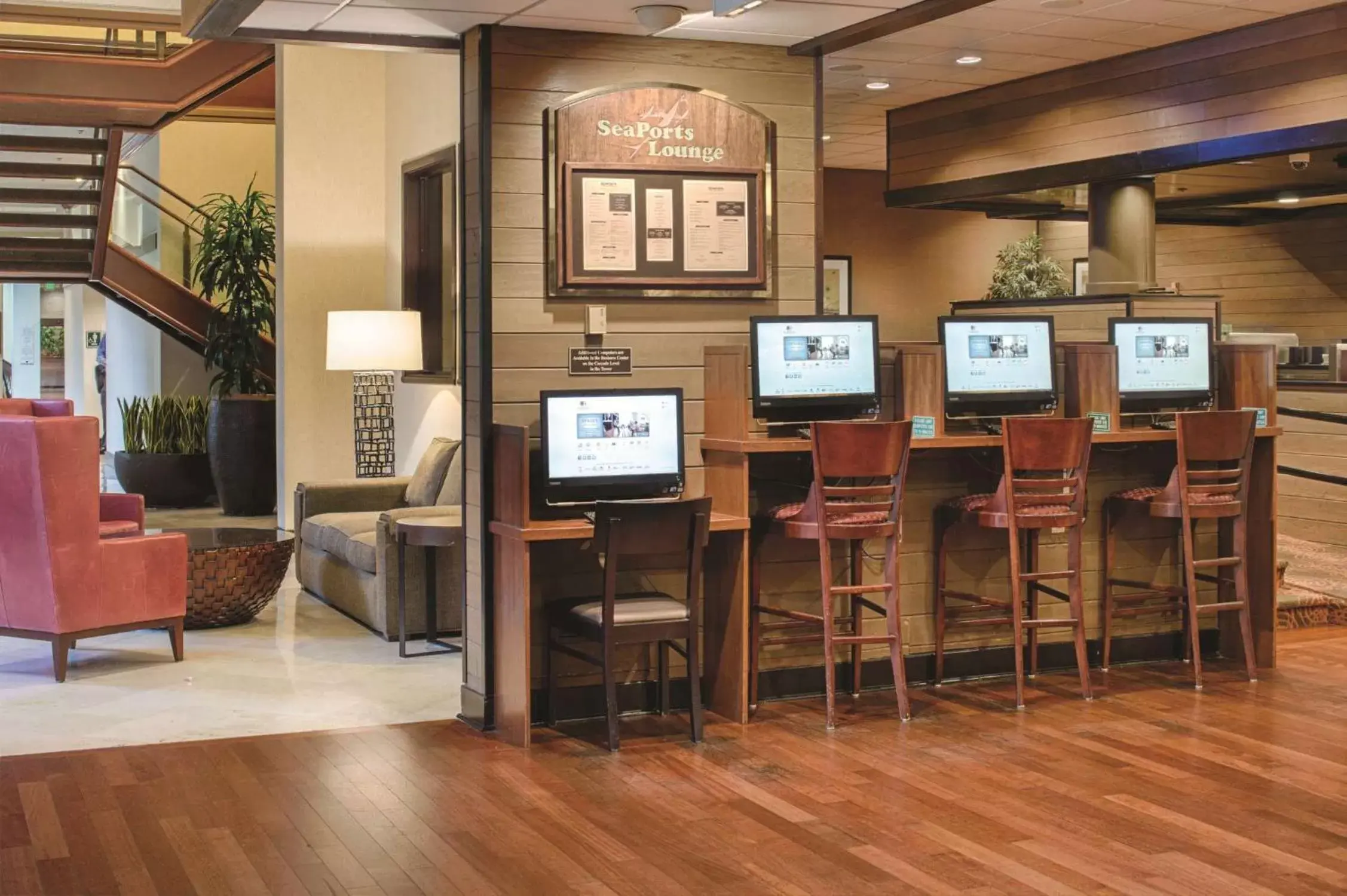 Business facilities in DoubleTree by Hilton Seattle Airport