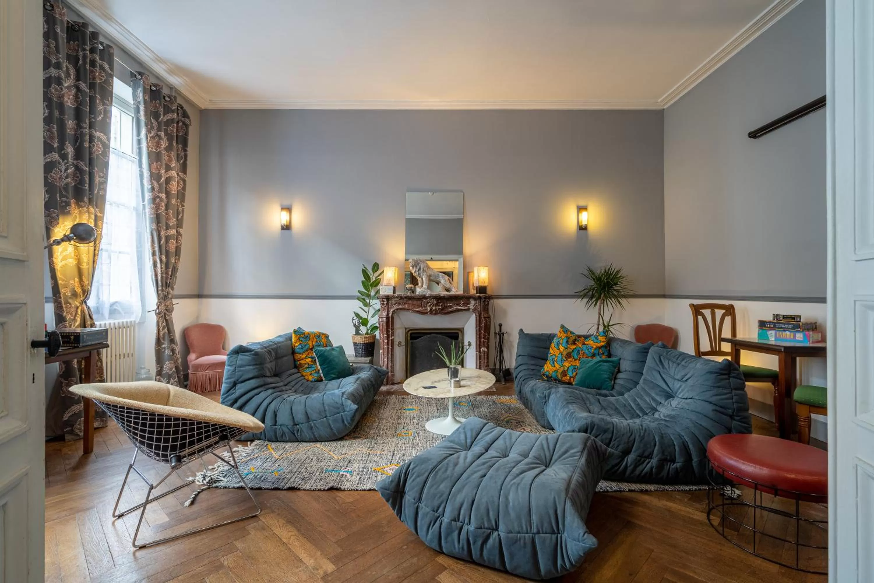 Game Room, Seating Area in H de Surgères