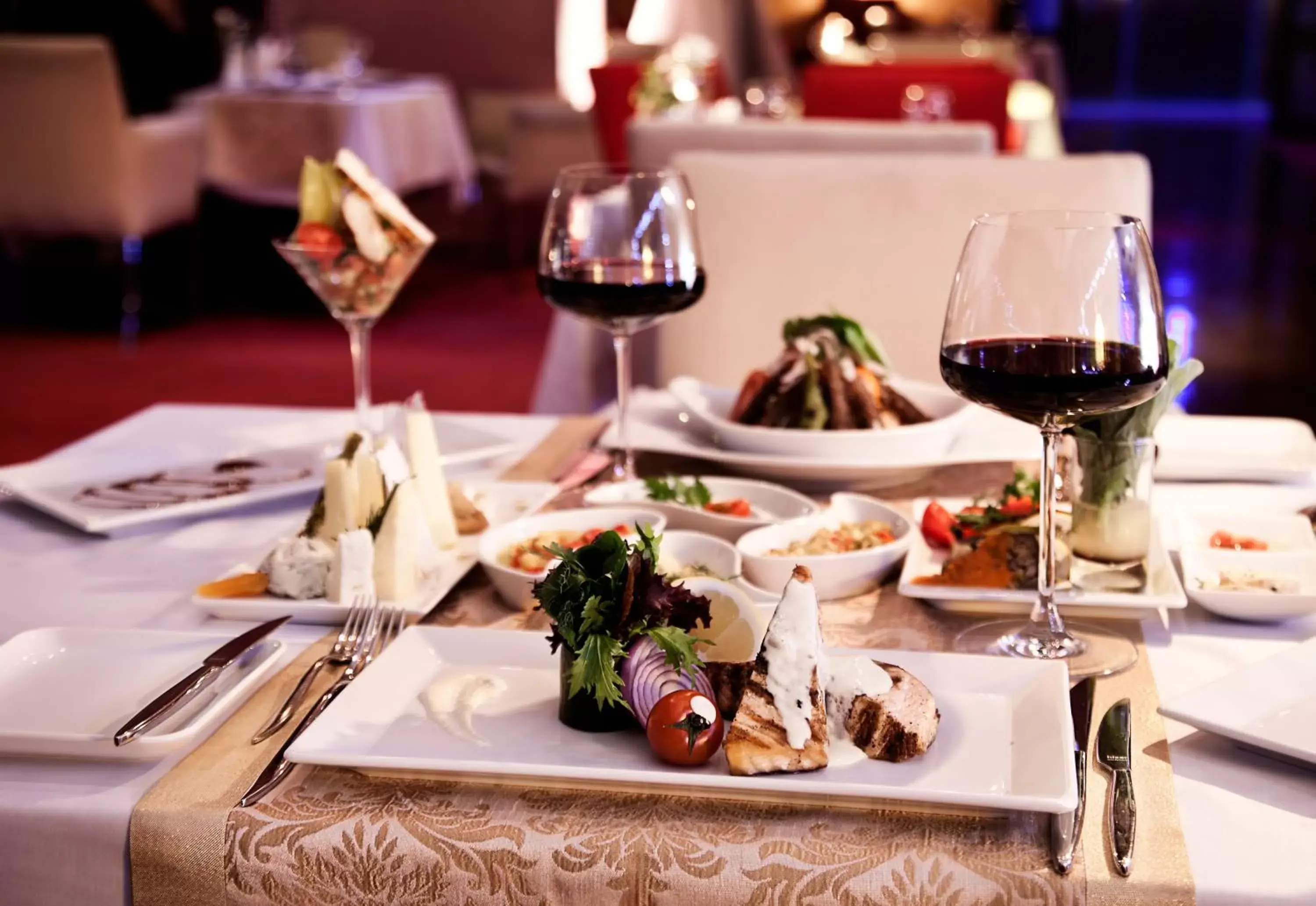 Restaurant/places to eat in Grand Hotel Konya