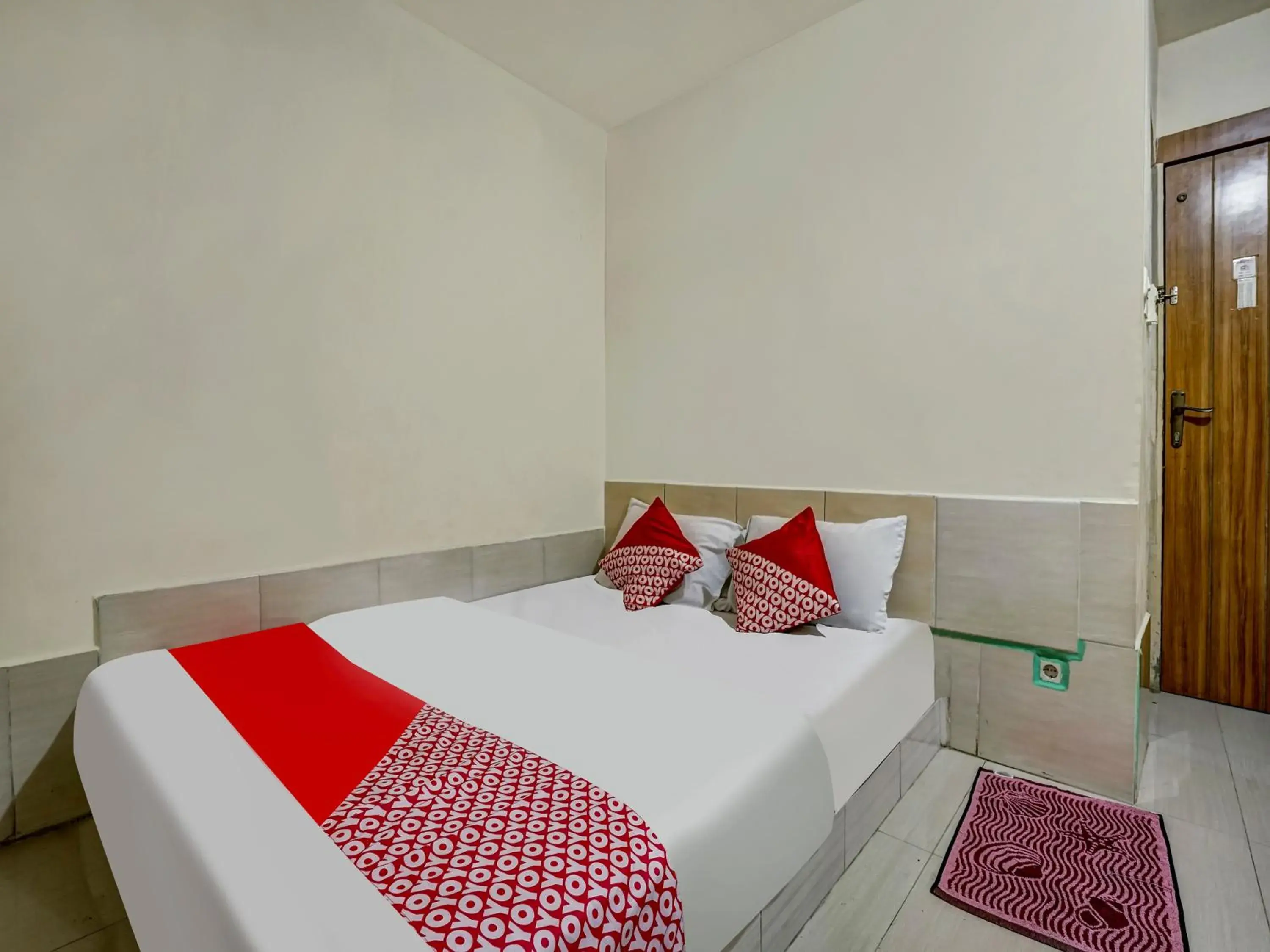 Bedroom, Bed in OYO 90158 Hotel Lendosis Perintis Kemerdekaan Bedroom, Bed in OYO 90158 Hotel Lendosis Perintis Kemerdekaan