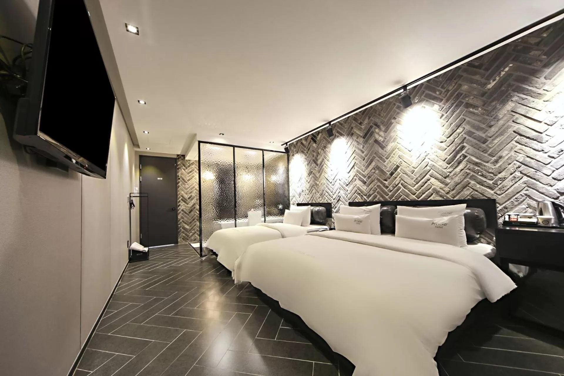 Bed in Masan Almond Hotel