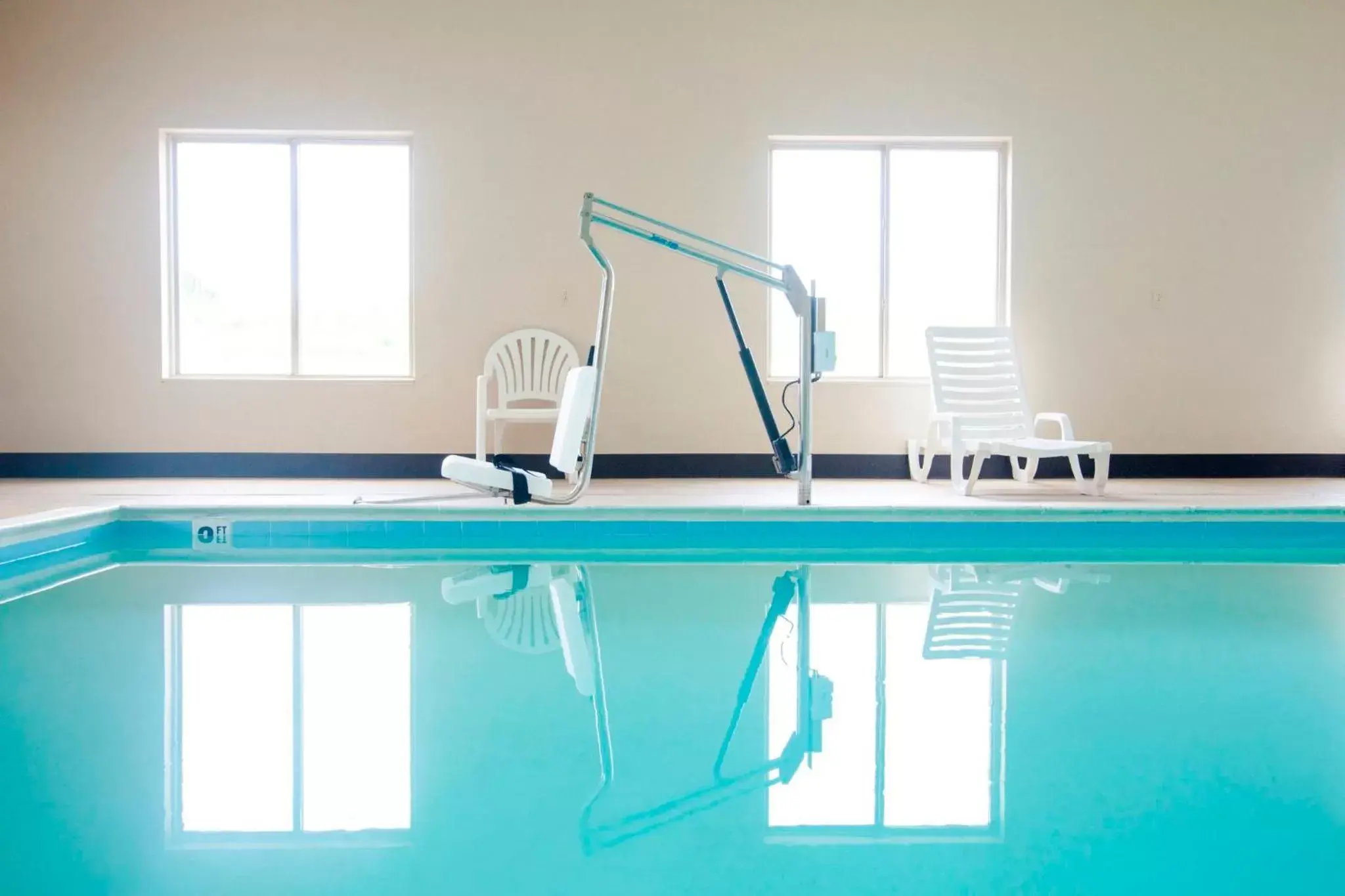 Swimming Pool in Red Roof Inn London I-75