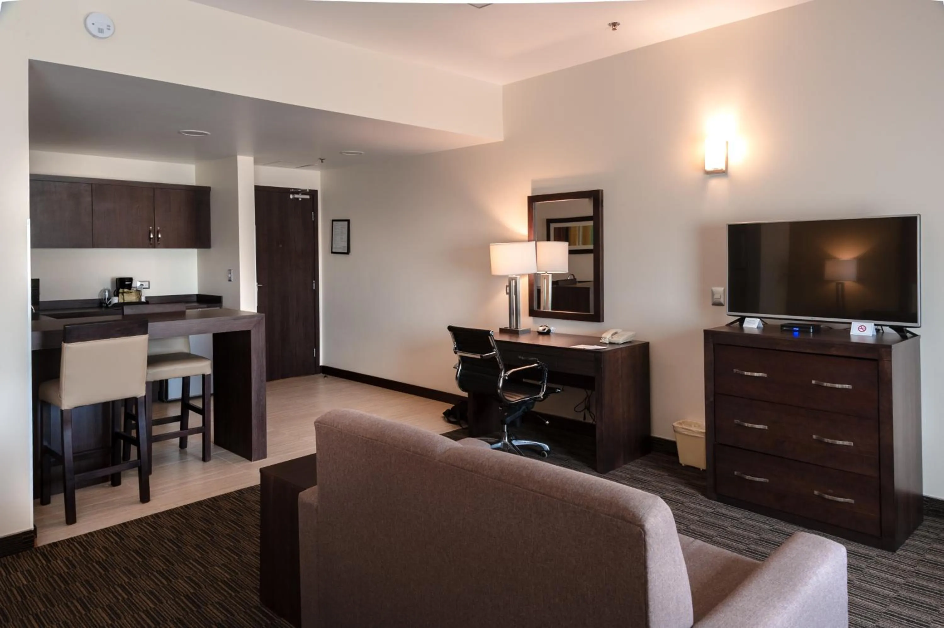 Living room in Best Western Plus Chihuahua Juventud