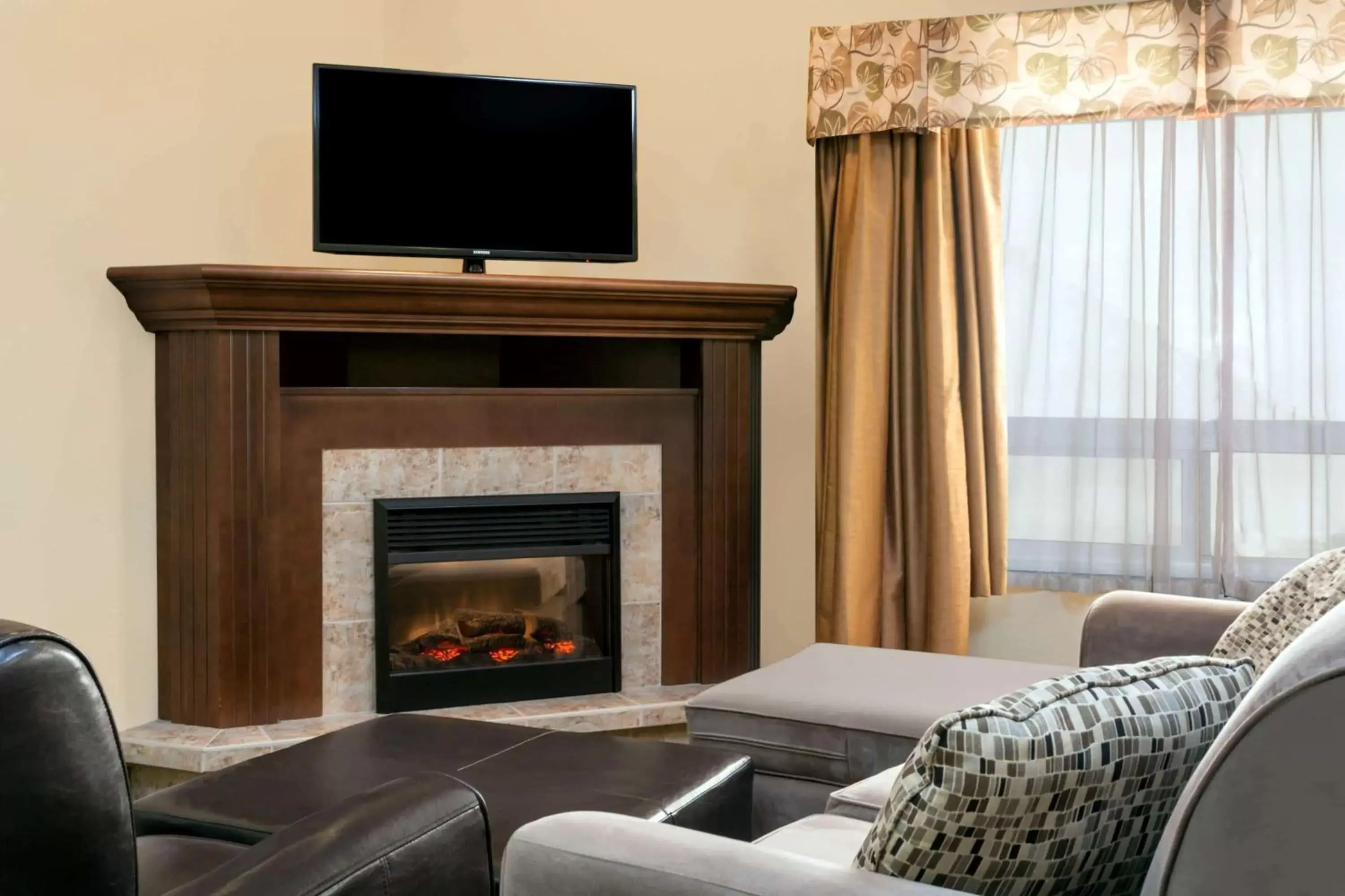 Photo of the whole room in Ramada by Wyndham Weyburn Photo of the whole room in Ramada by Wyndham Weyburn