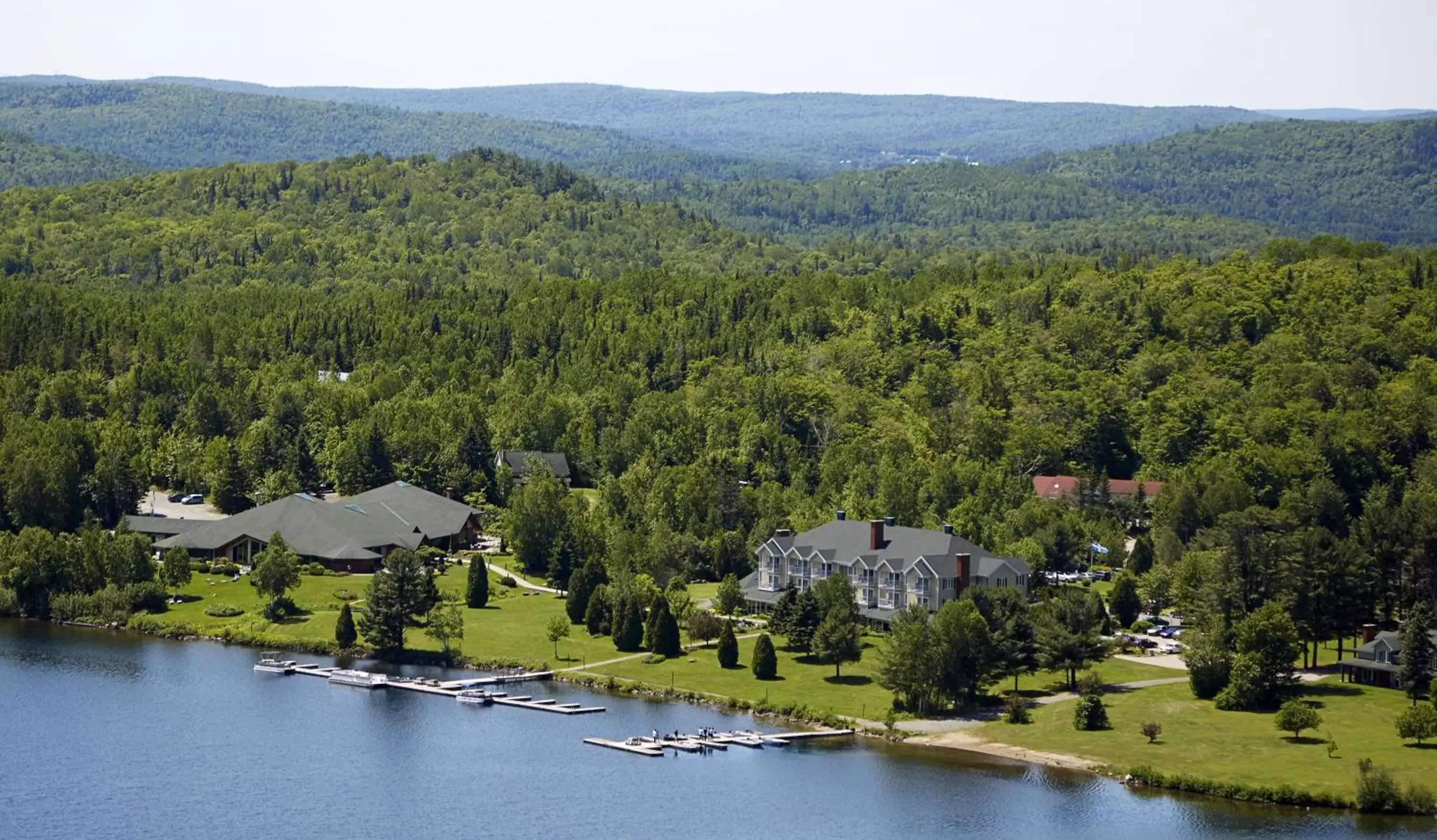 Bird's eye view, Bird's-eye View in Auberge du Lac-à-l'Eau-Claire