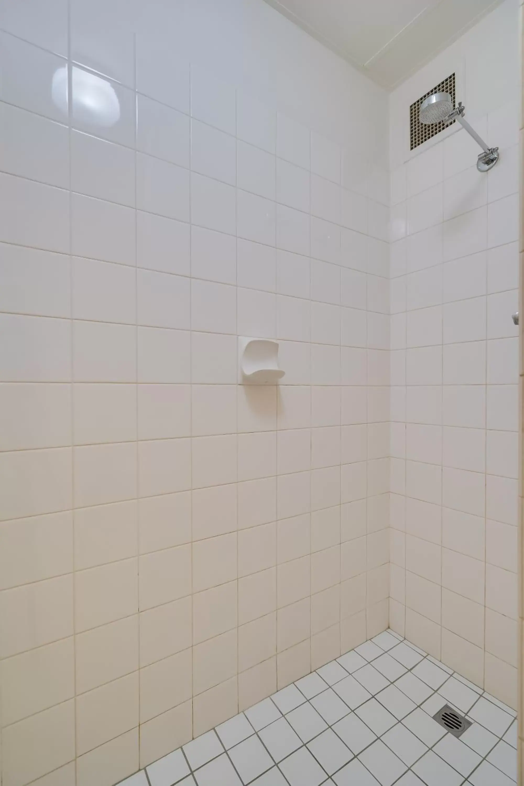 Shower, Bathroom in Mercure Albury