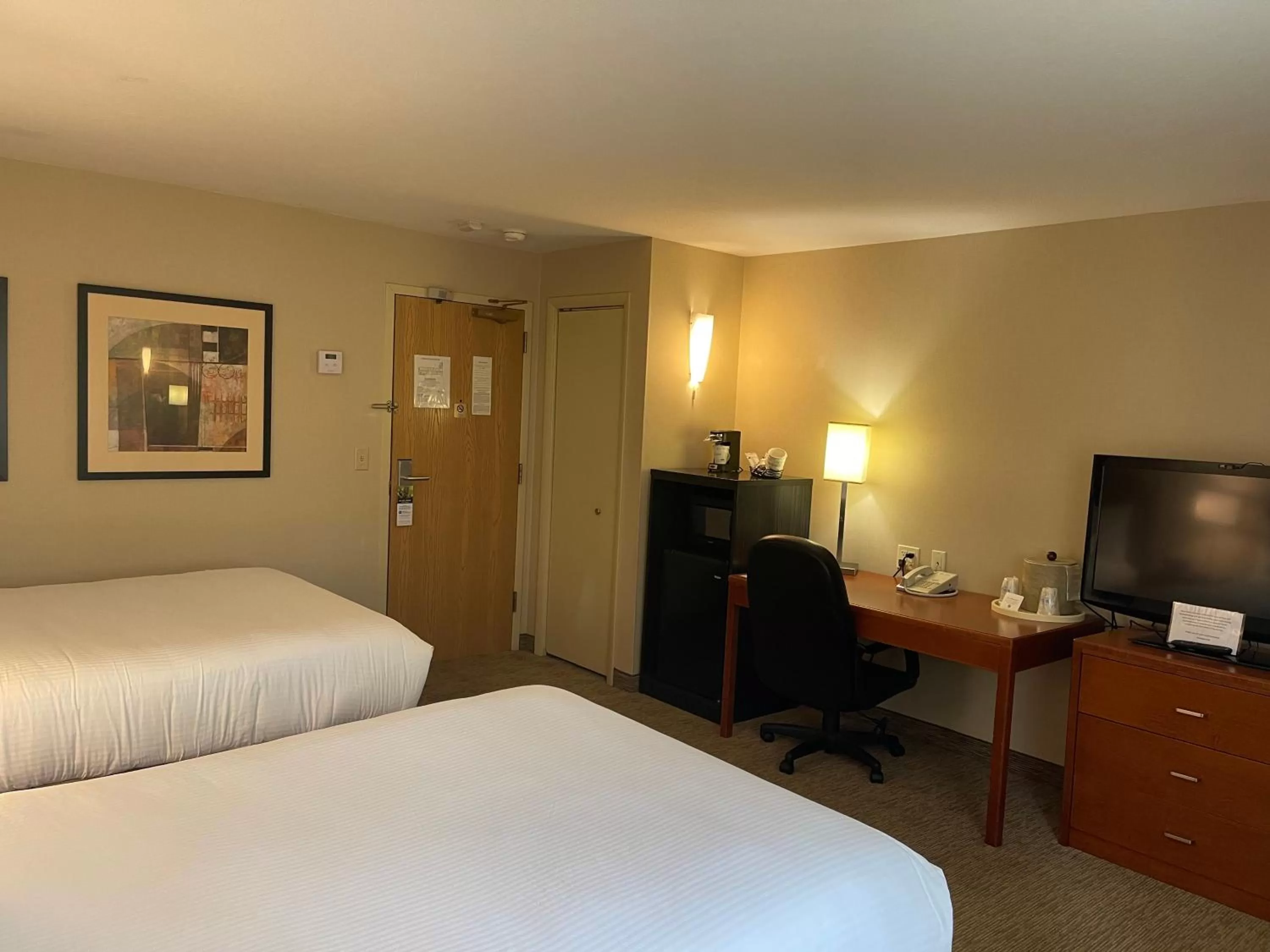 Guests, Bed in Best Western DuBois Hotel