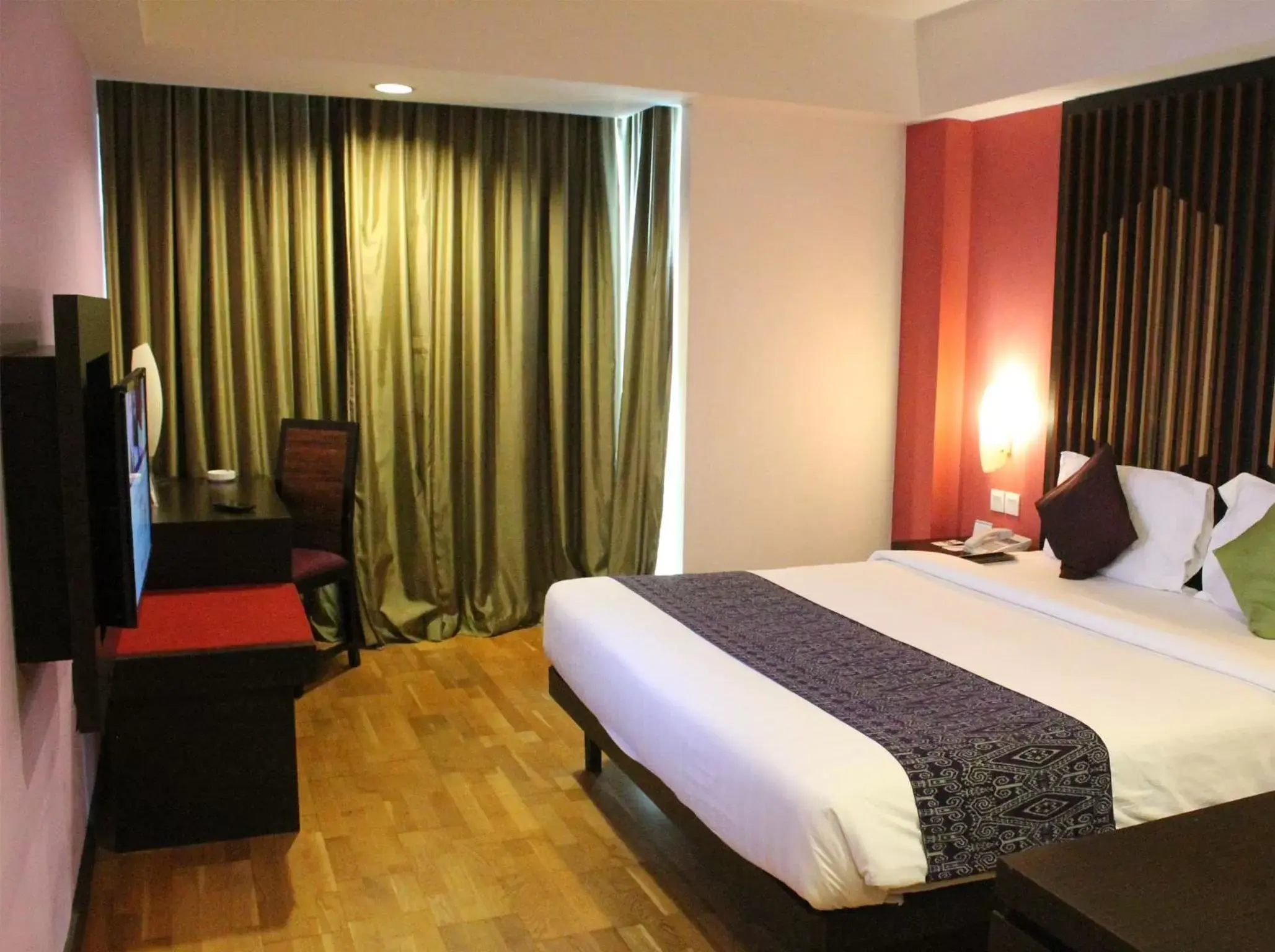 Bed in Mercure Pontianak City Center