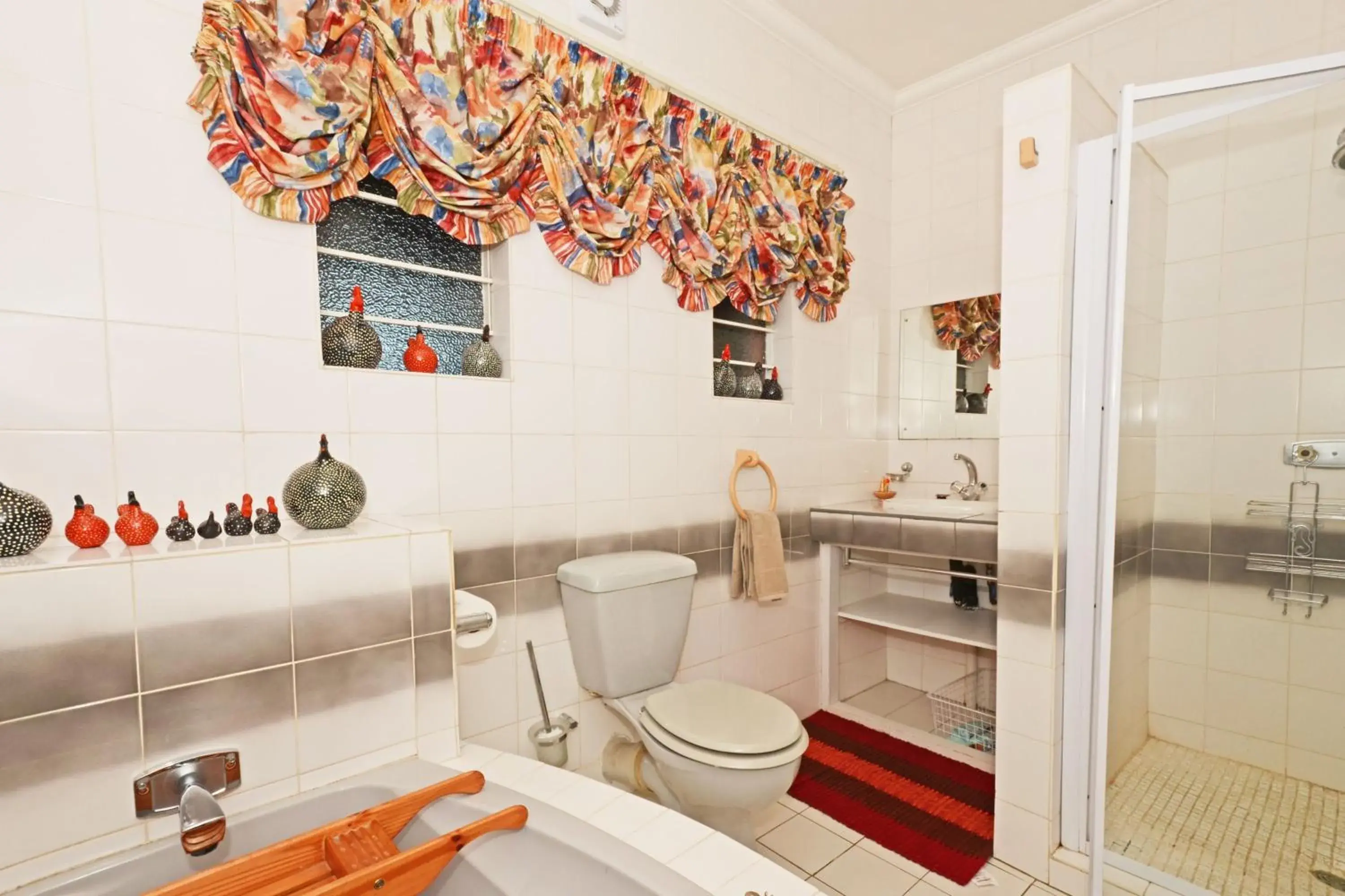 Shower, Bathroom in Cherry Tree Cottage B&B Linden