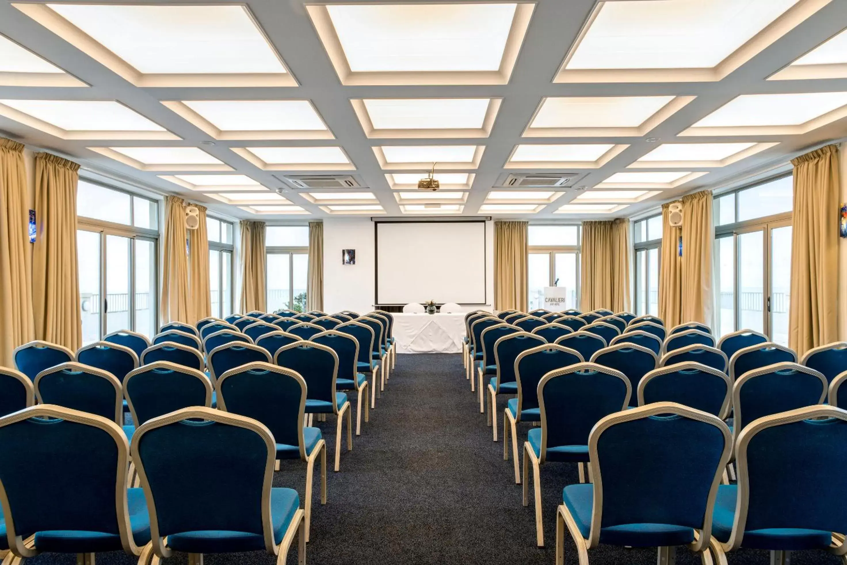 Meeting/conference room in Cavalieri Art Hotel