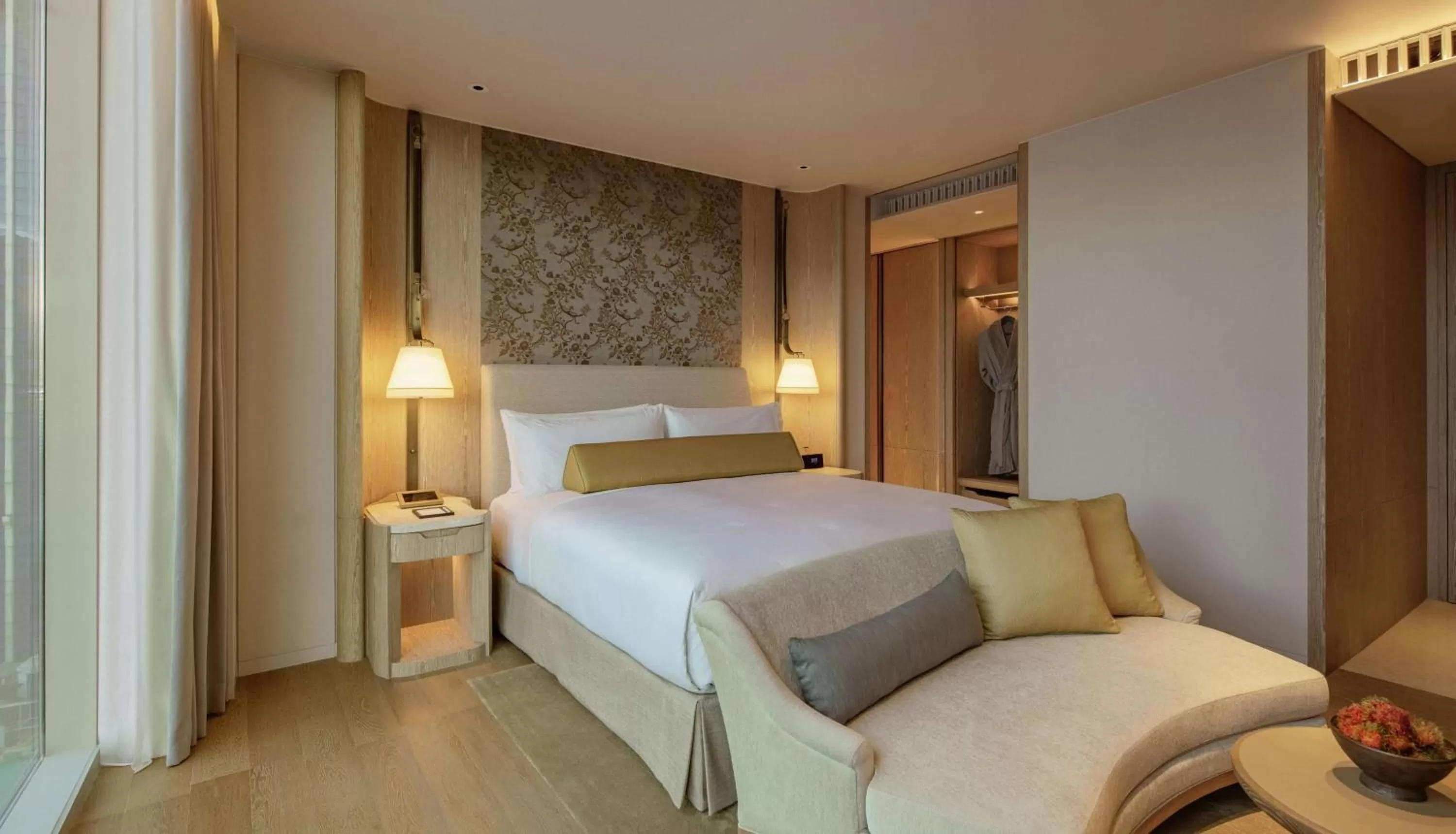 Bed in Waldorf Astoria Bangkok