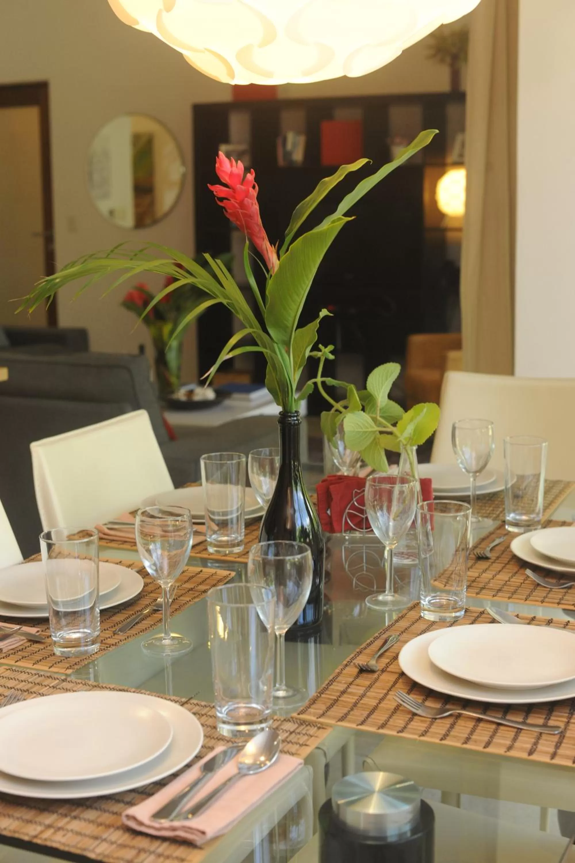 Dining area in Instyle Residences at Infiniti Blu