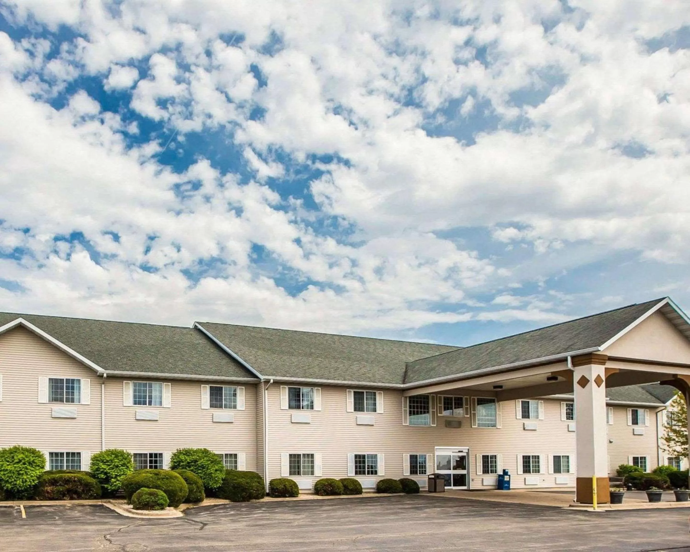 Property building in Quality Inn & Suites Dixon near I-88