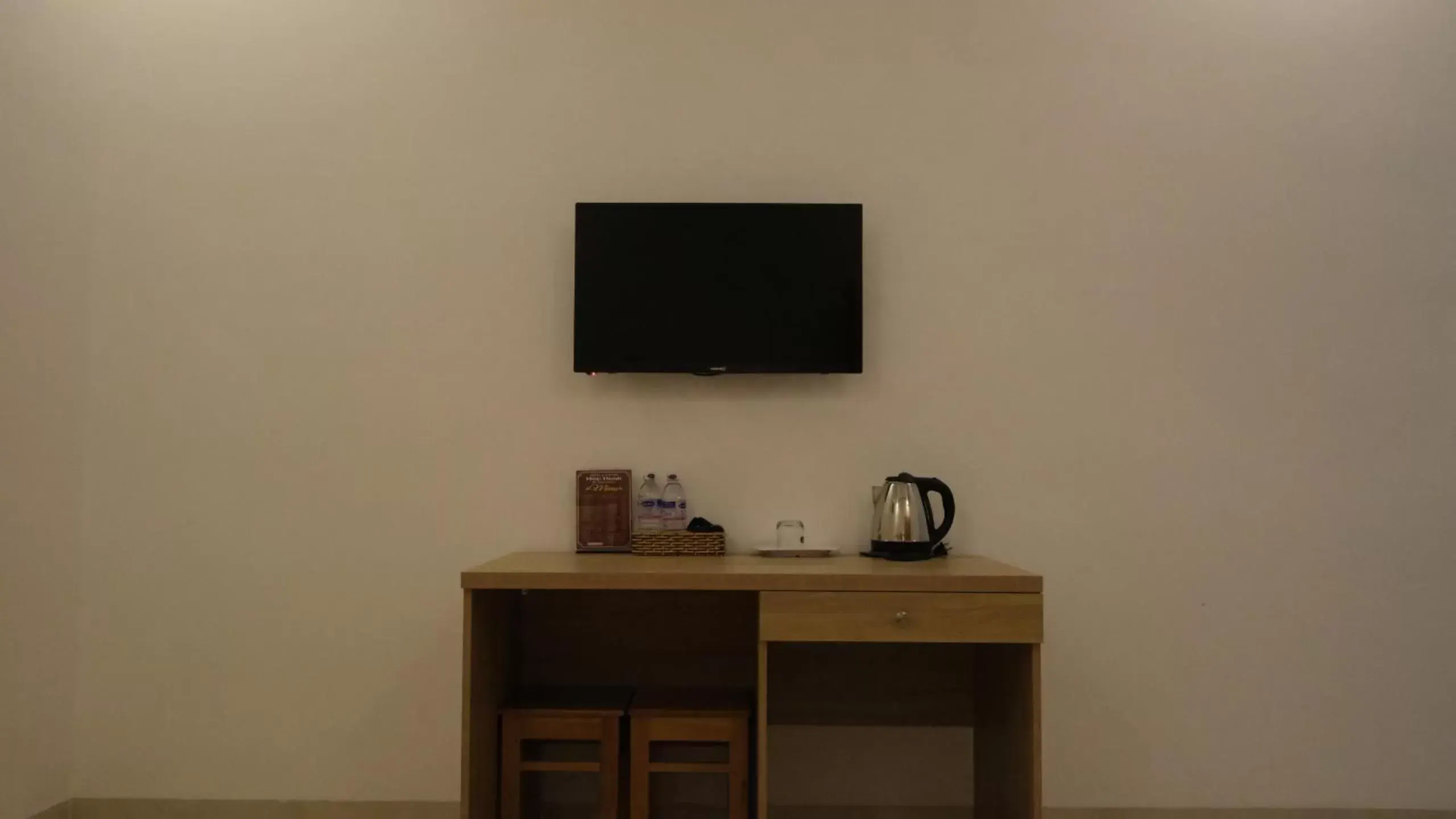 Standard Double Room in Khách Sạn Hiệp Thạnh Standard Double Room in Khách Sạn Hiệp Thạnh