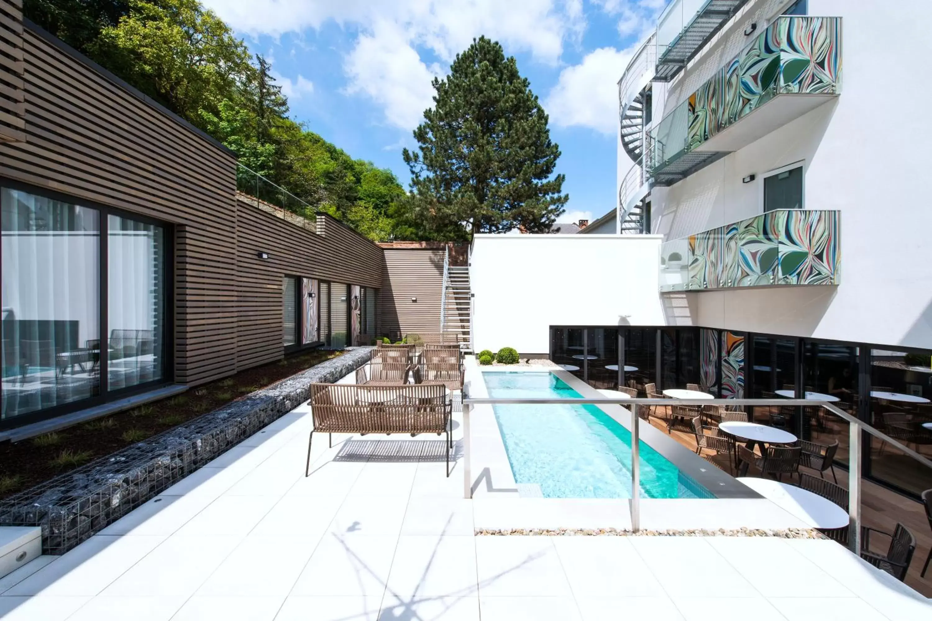 Facade/entrance, Swimming Pool in Hotel The Royal Snail