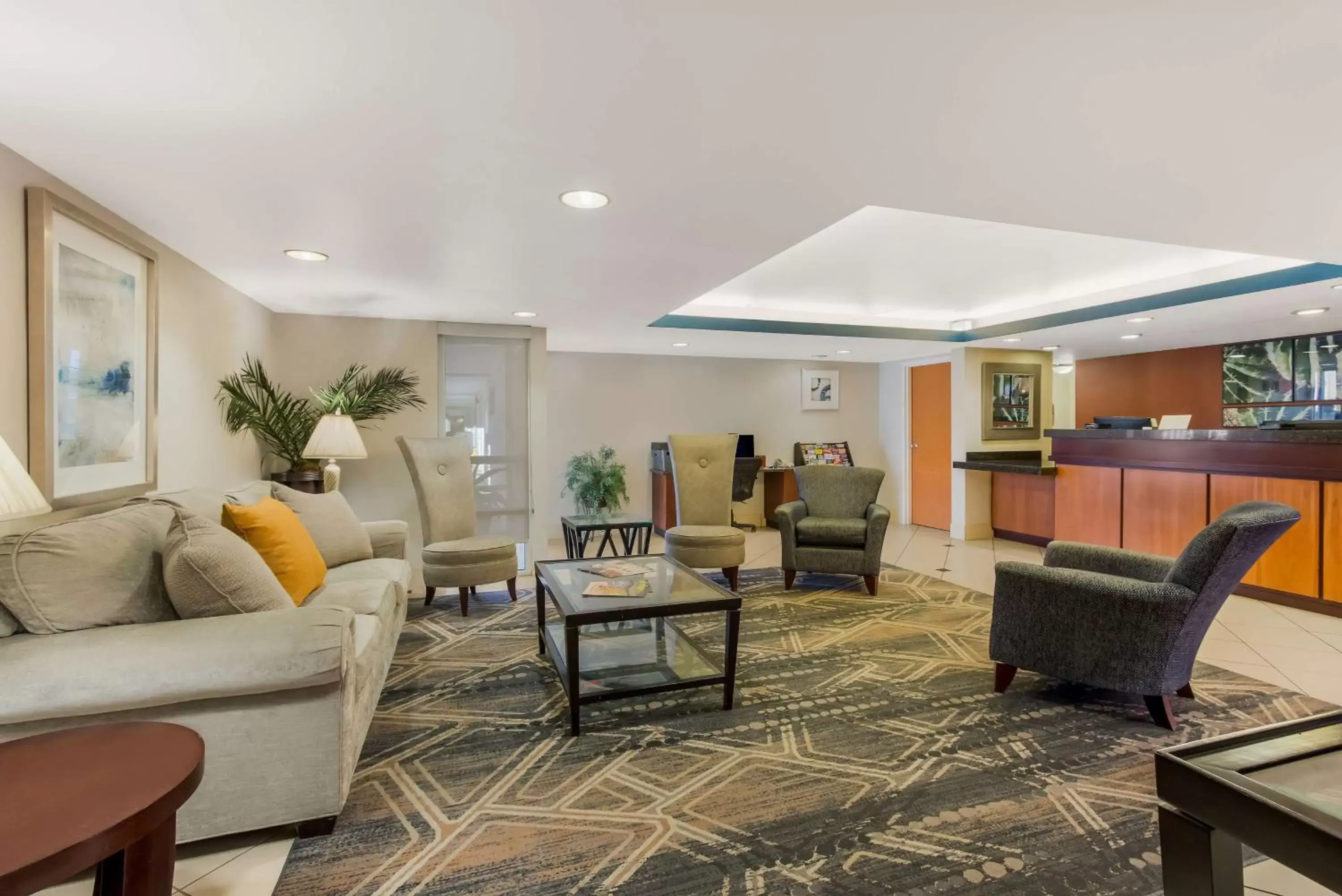 Lobby or reception, Seating Area in SureStay Plus Hotel by Best Western Scottsdale North