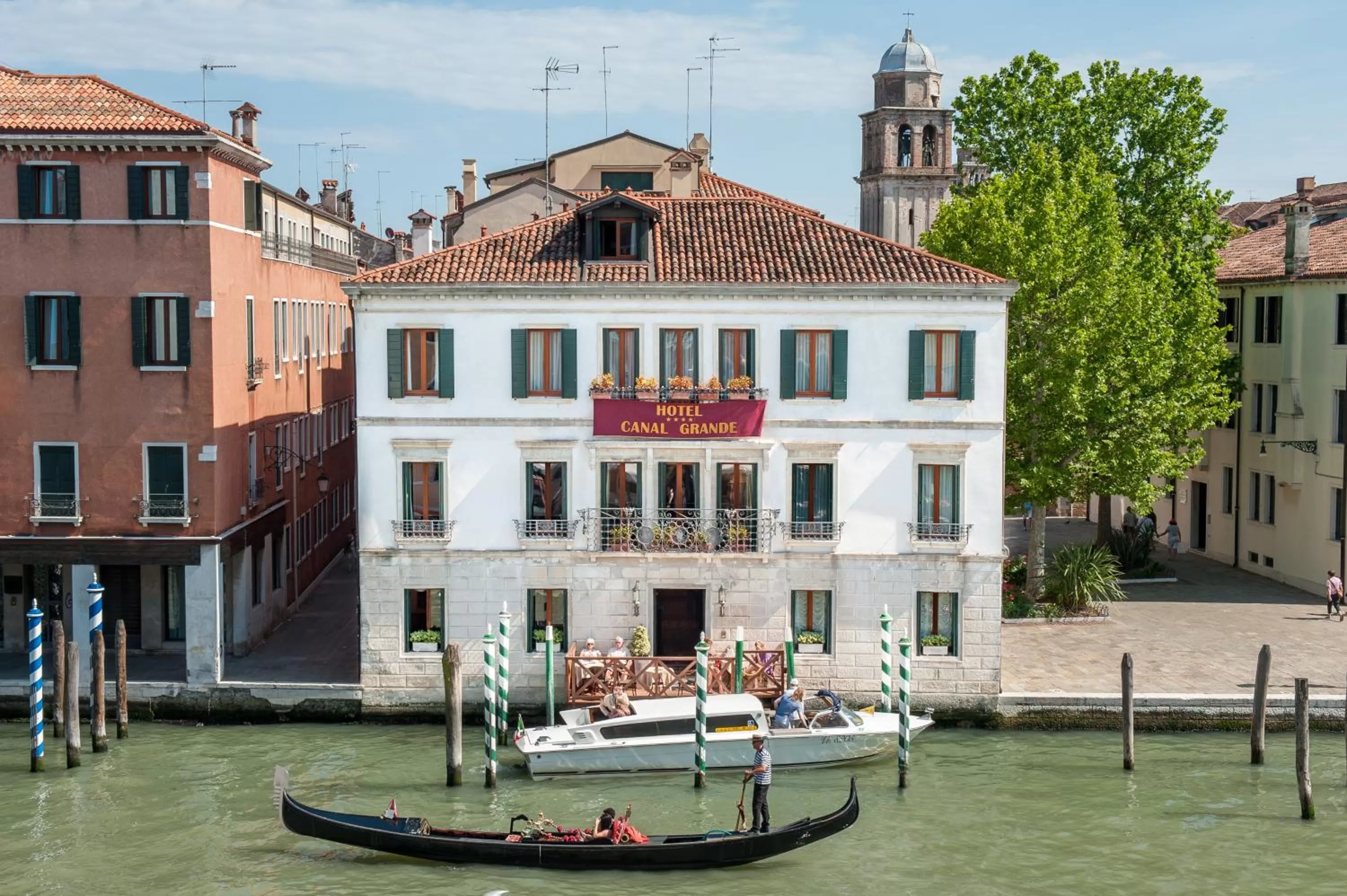 Property building in Canal Grande