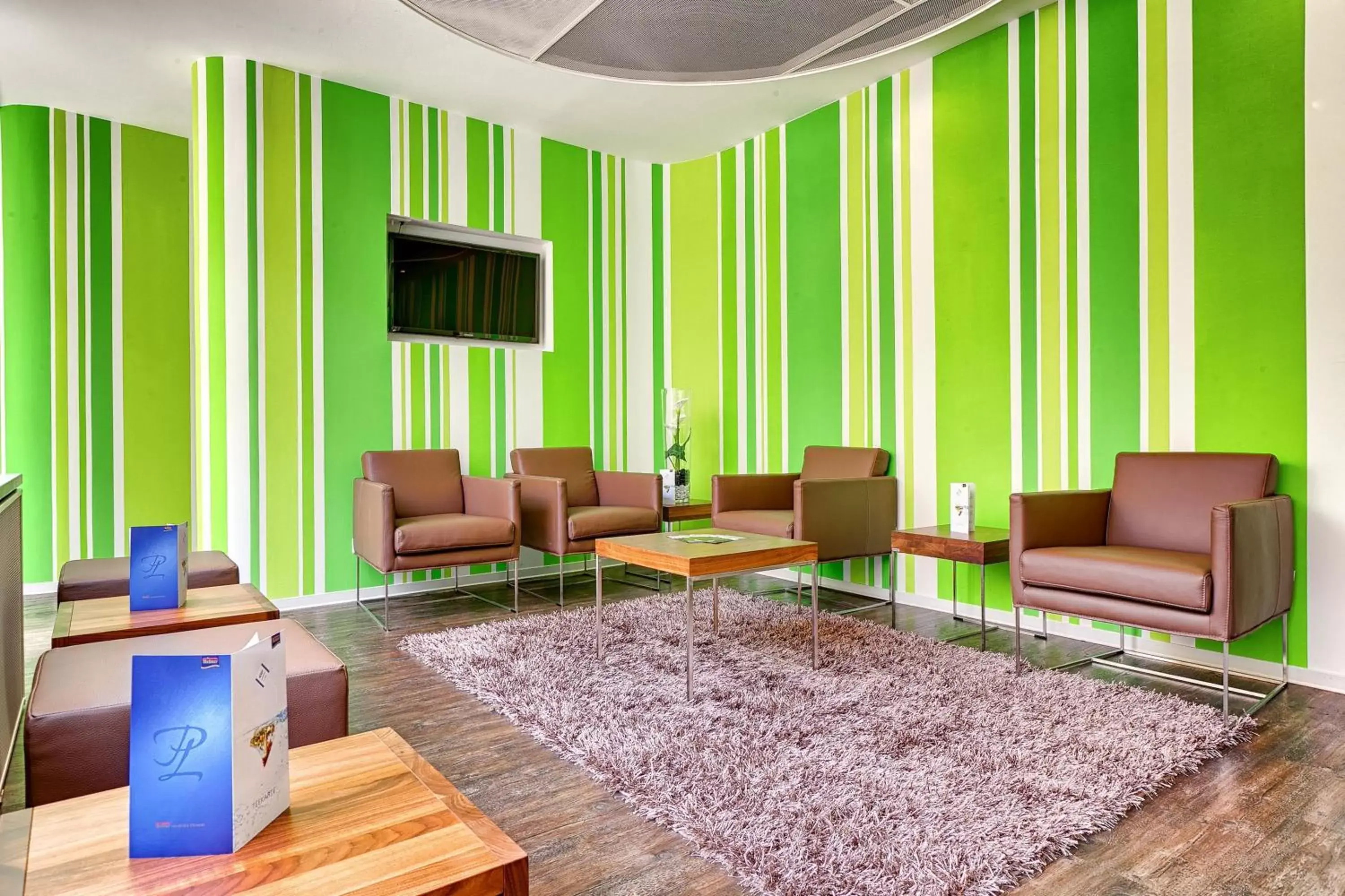 Lobby or reception in attimo Hotel Stuttgart***S Lobby or reception in attimo Hotel Stuttgart***S