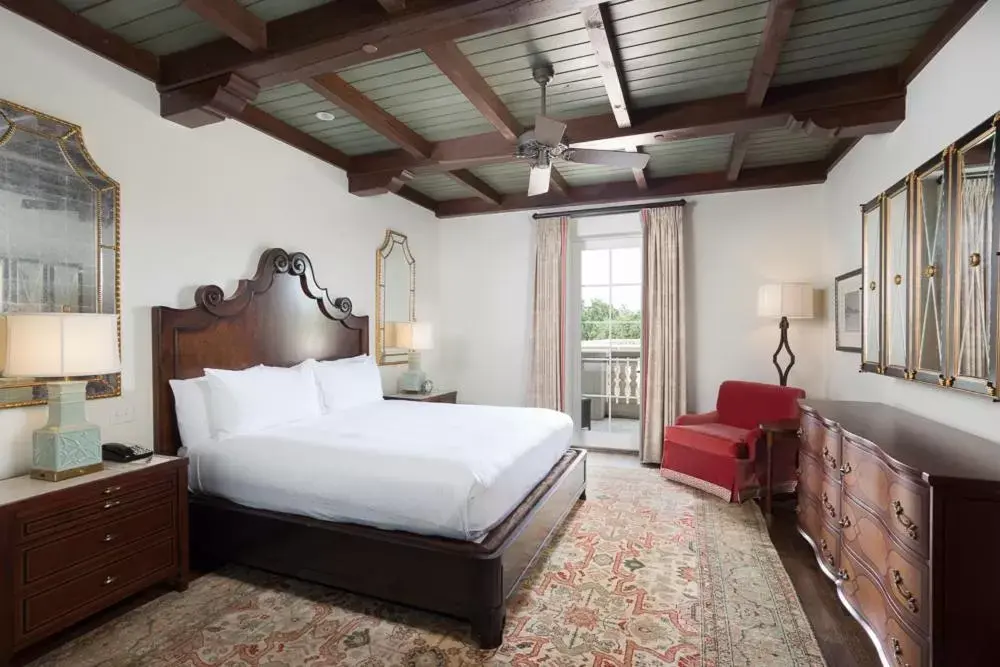 King Suite with Garden View in The Cloister