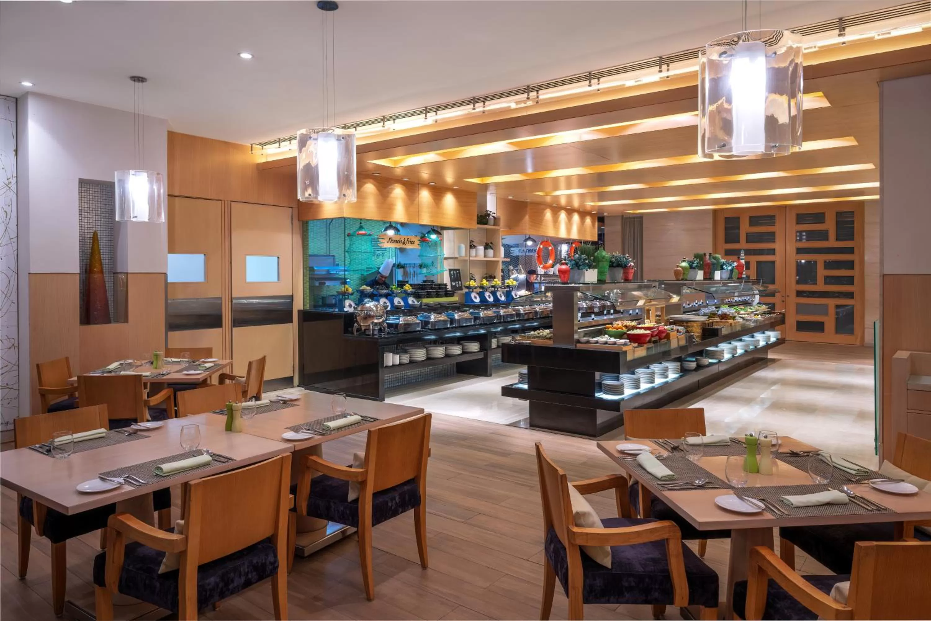 Restaurant/places to eat in Park Rotana Abu Dhabi