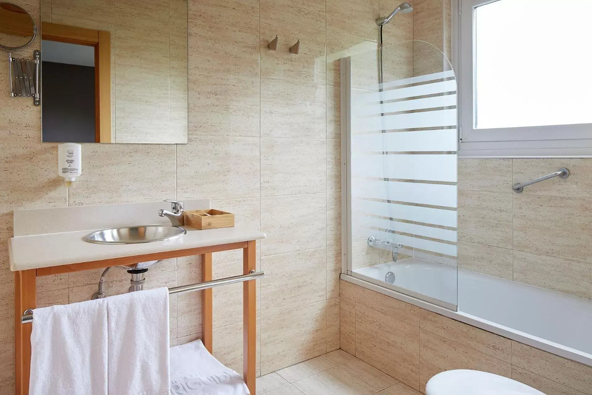 Shower, Bathroom in Hotel Iriguibel Huarte Pamplona