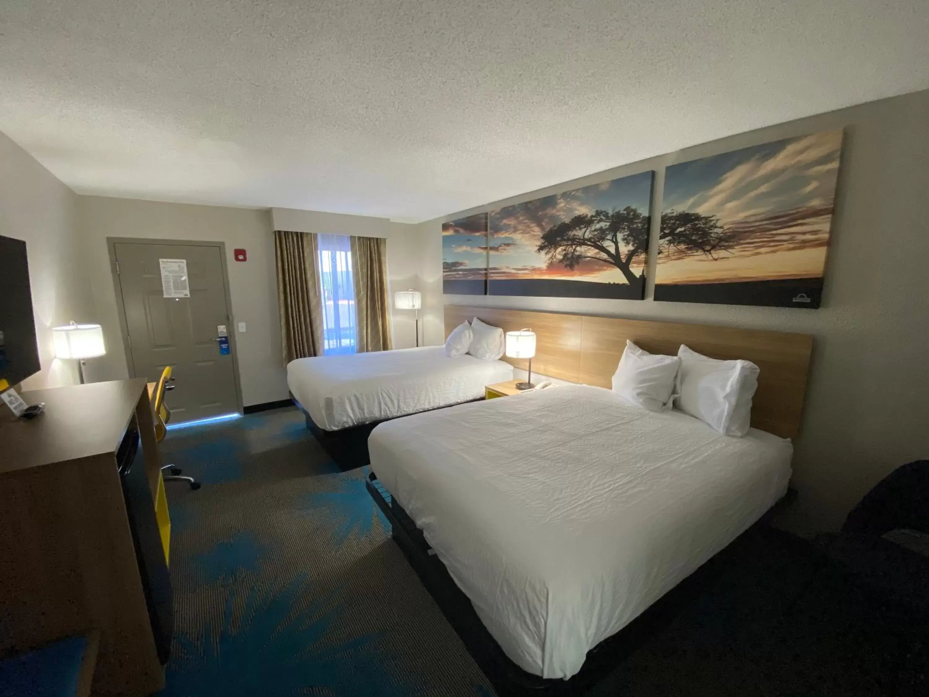 Queen Room with Two Queen Beds and Bath Tub - Mobility Accessible/Non-Smoking in Days Inn by Wyndham Newnan Queen Room with Two Queen Beds and Bath Tub - Mobility Accessible/Non-Smoking in Days Inn by Wyndham Newnan