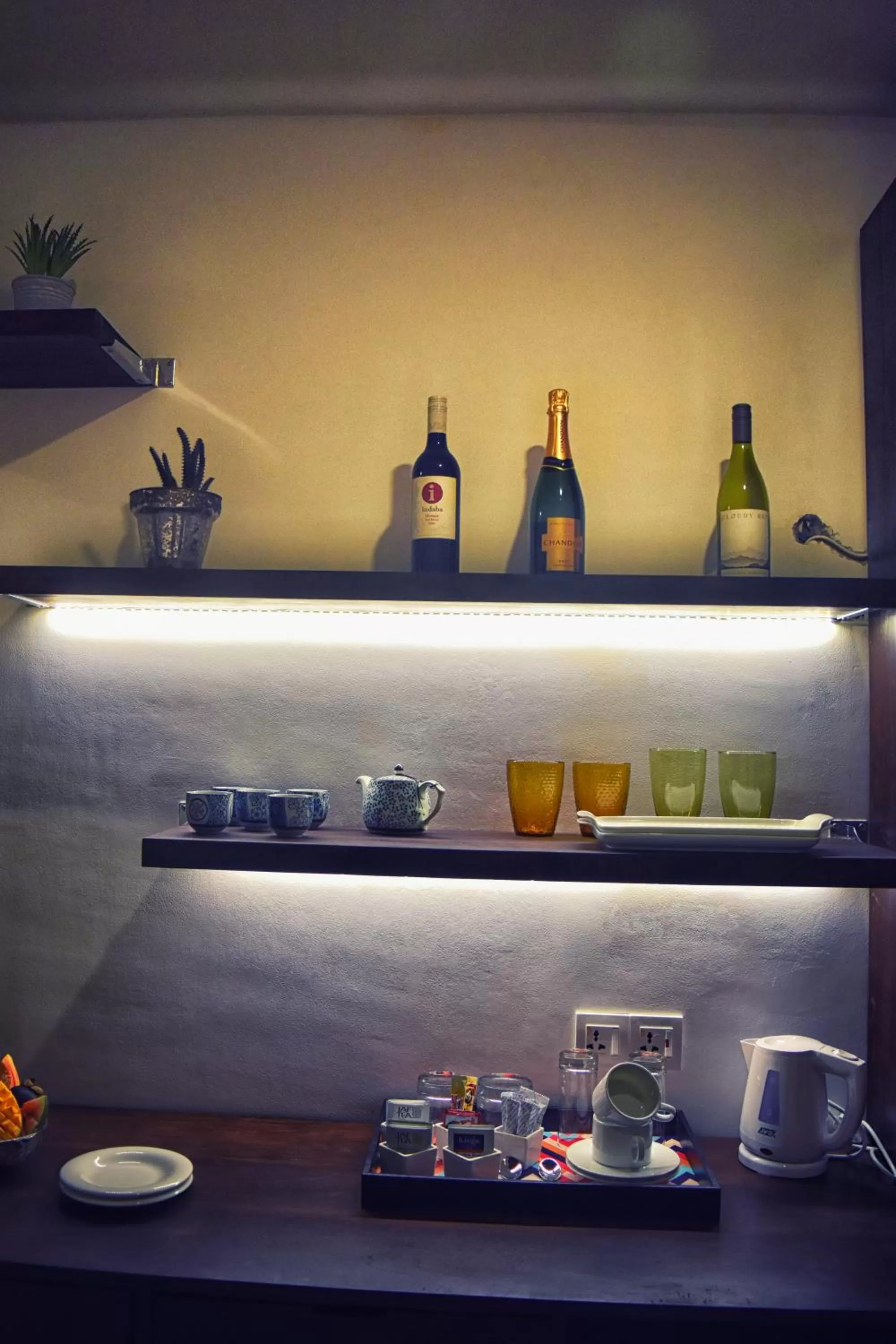 Coffee/tea facilities in Triple O Six