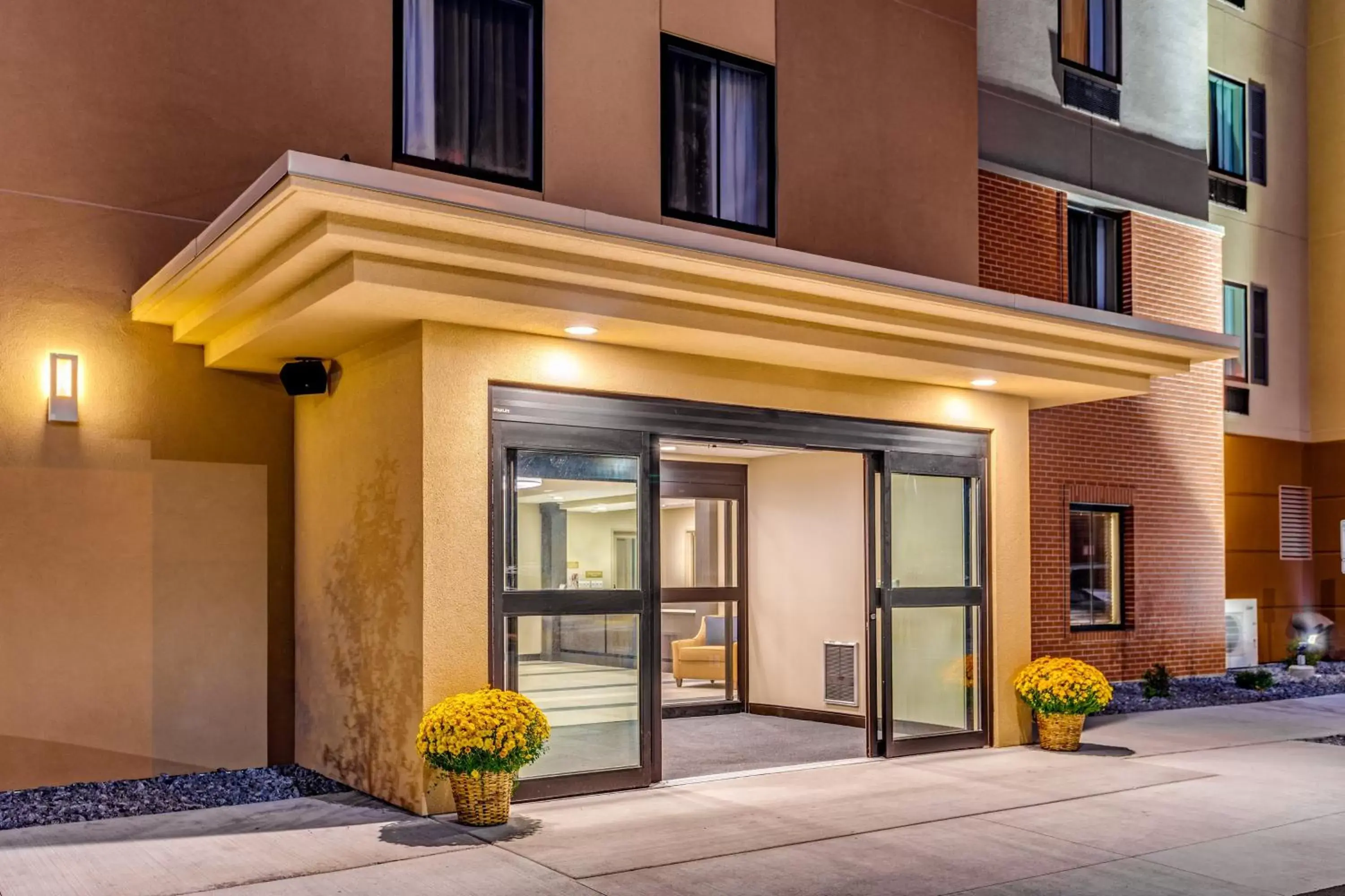Property building in Candlewood Suites Eau Claire I-94, an IHG Hotel