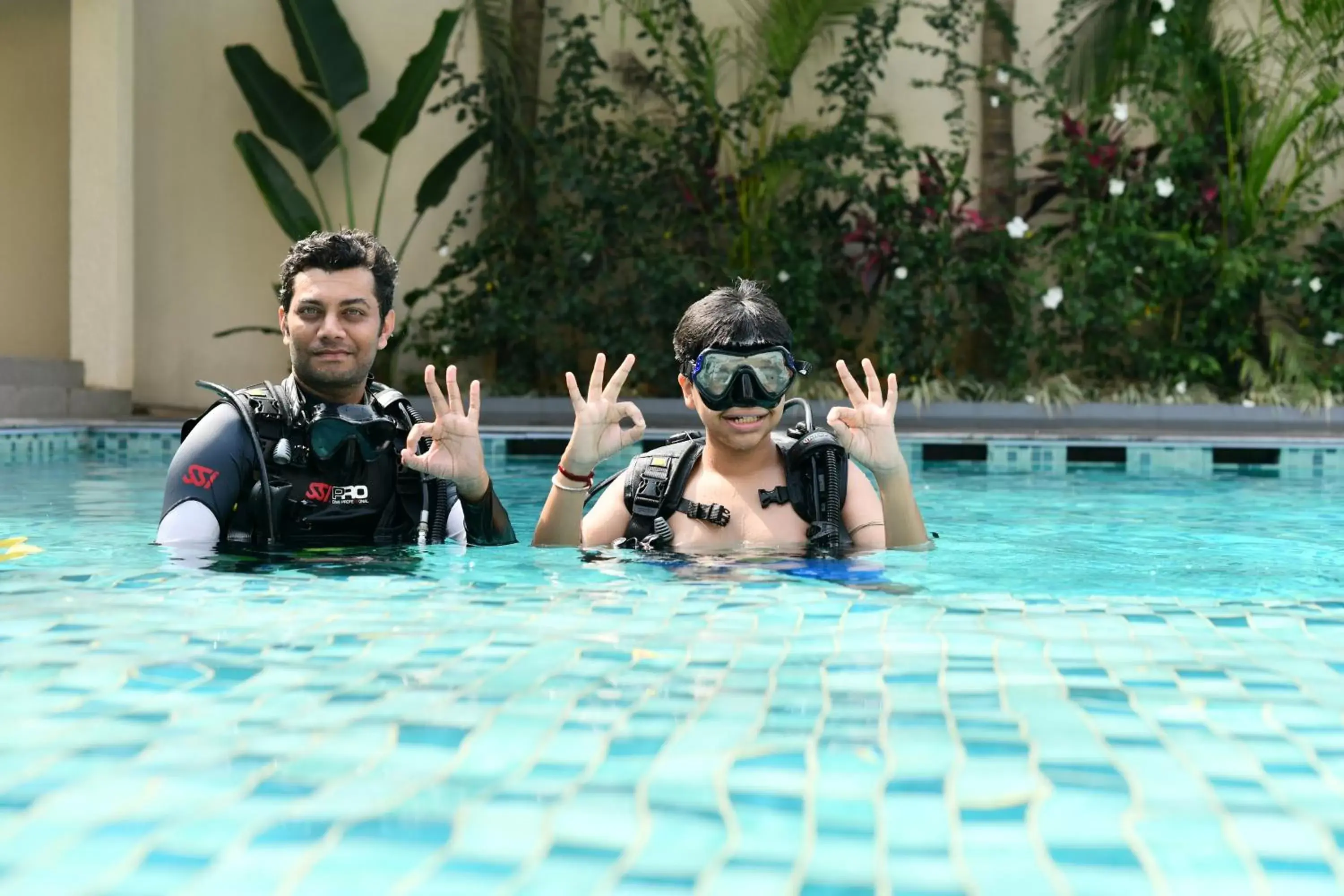 Snorkeling, Swimming Pool in Holiday Inn Goa Candolim