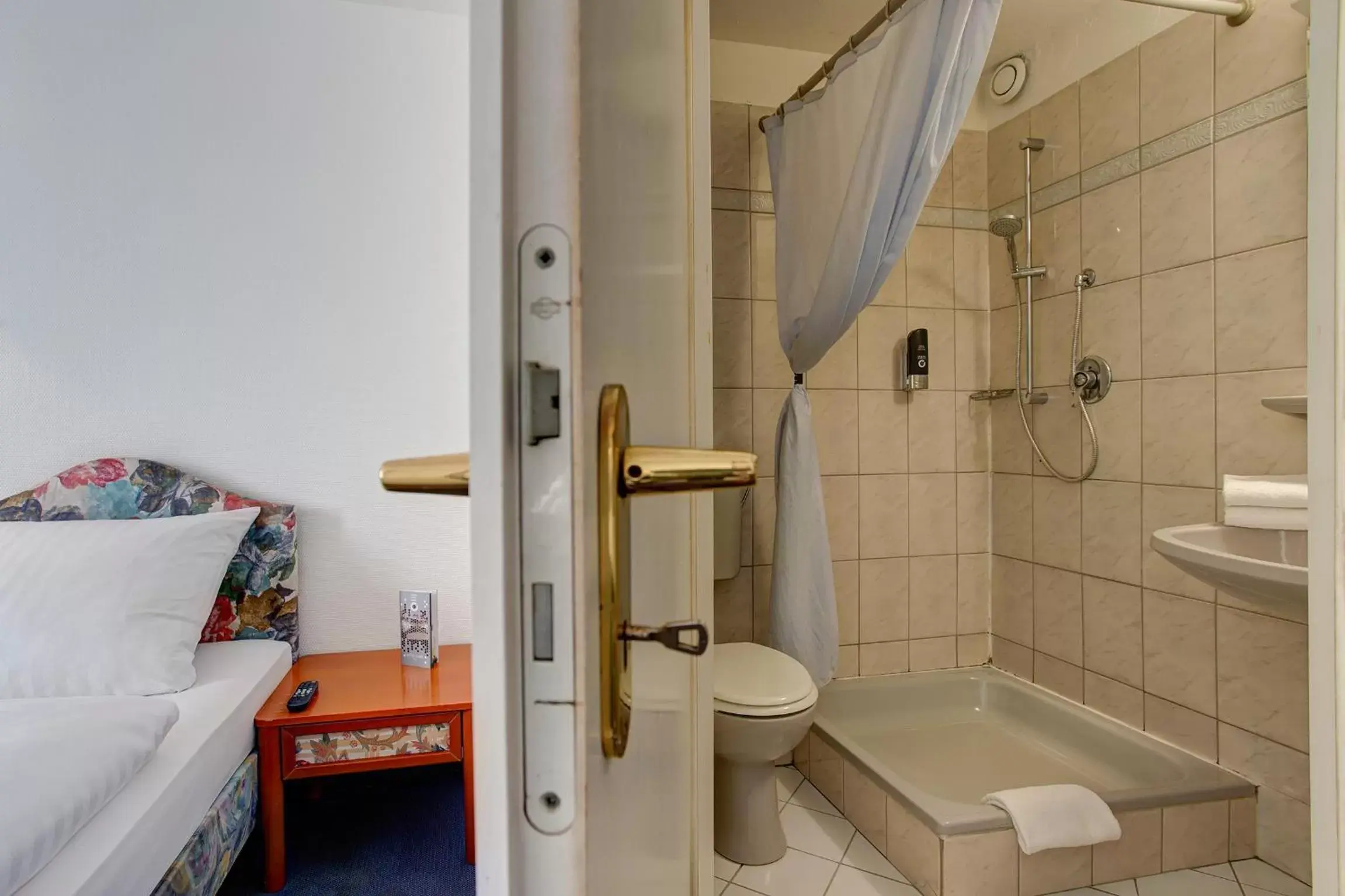 Standard Room, 1 Double Bed in Centro Hotel Arde Köln City, Trademark Collection by Wyndham Standard Room, 1 Double Bed in Centro Hotel Arde Köln City, Trademark Collection by Wyndham