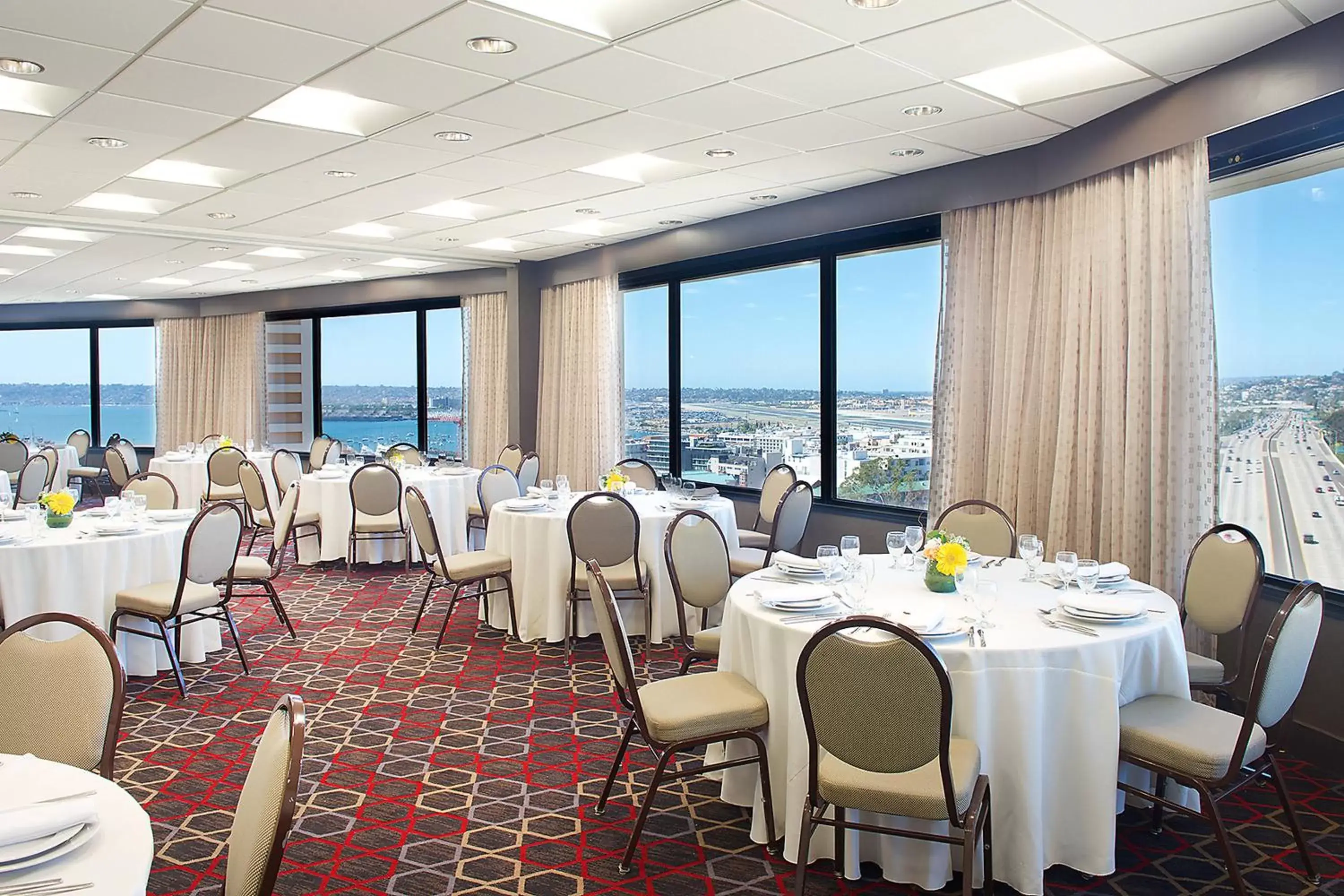 Meeting/conference room, Restaurant/Places to Eat in Four Points by Sheraton San Diego Downtown Little Italy