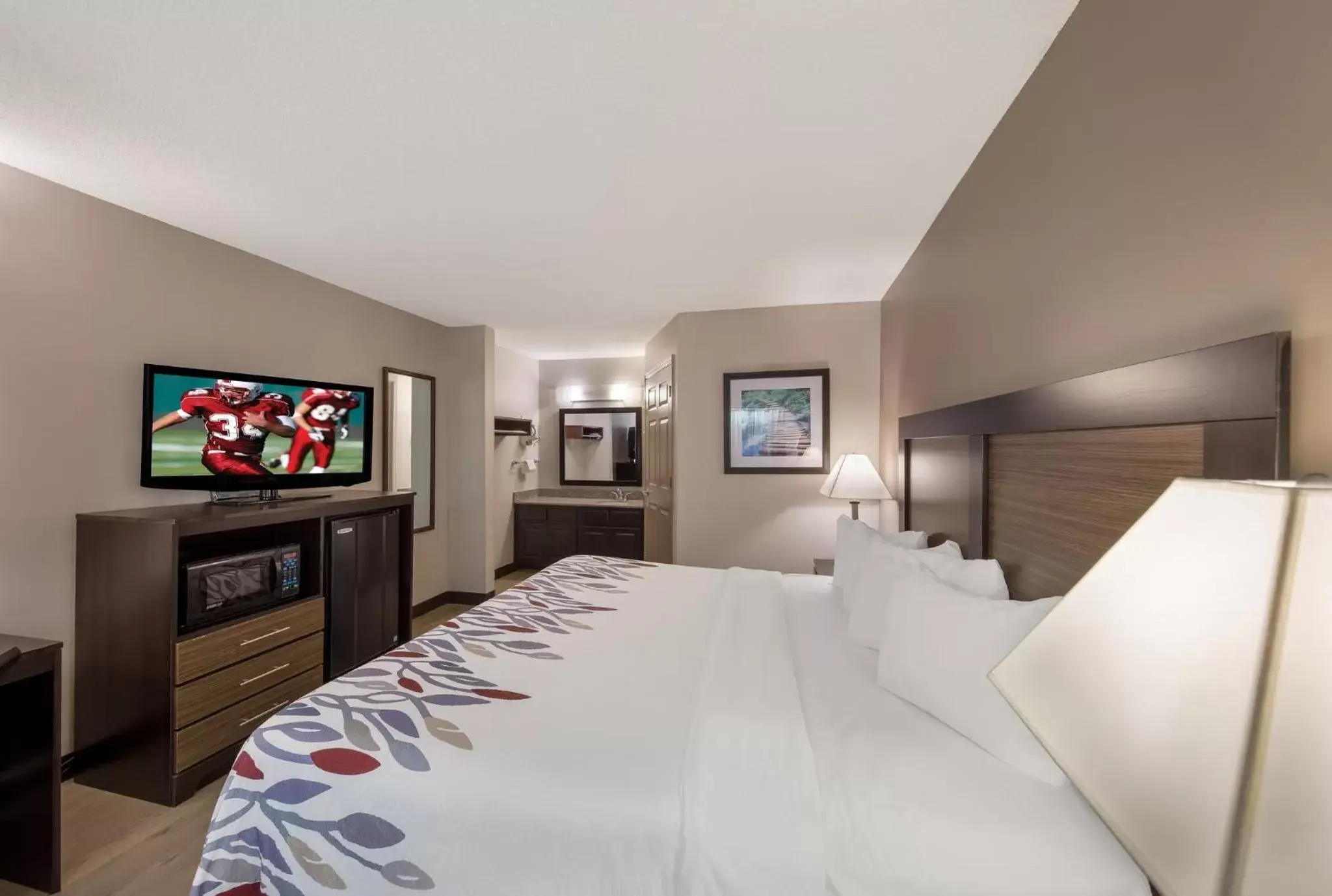 Photo of the whole room, Bed in Red Roof Inn Jasper Photo of the whole room, Bed in Red Roof Inn Jasper