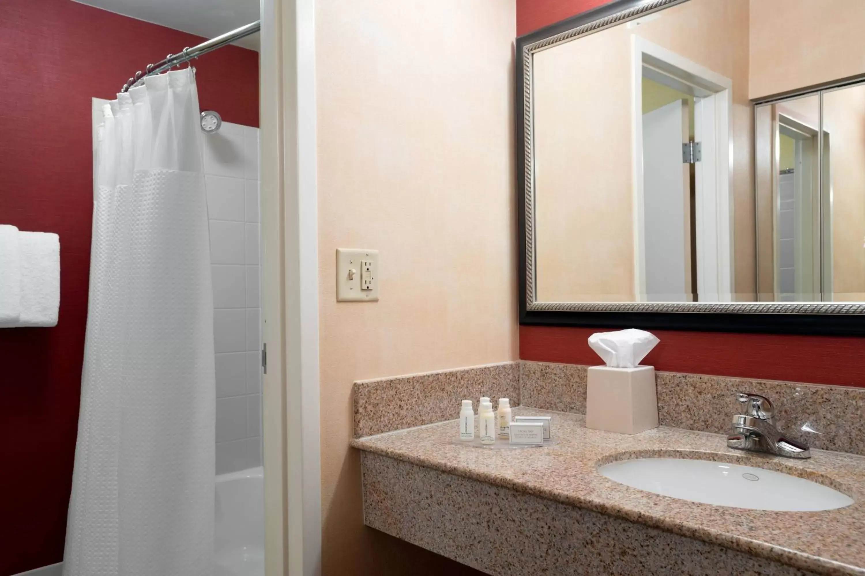 Bathroom in Courtyard by Marriott Indianapolis Airport