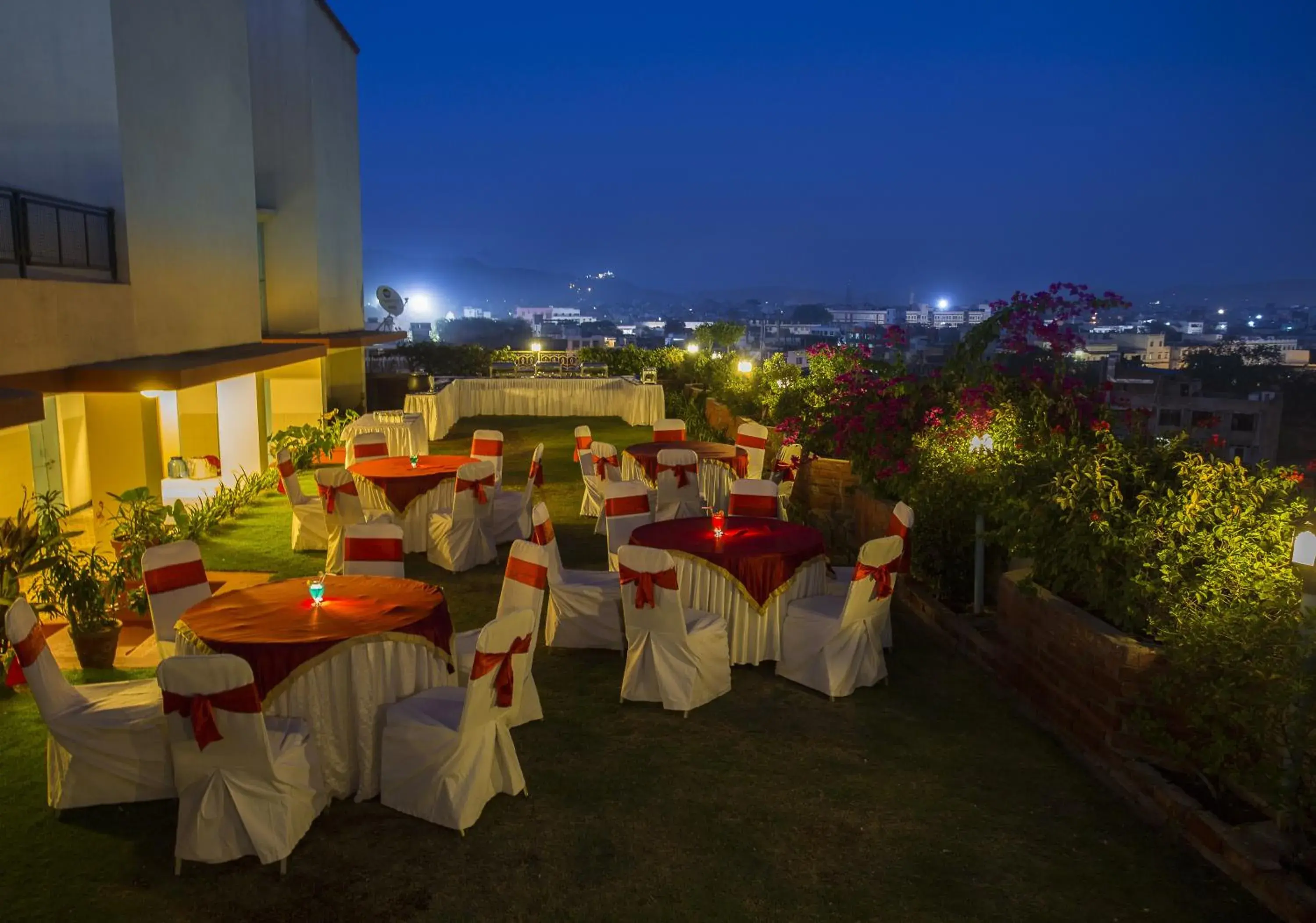 Garden, Banquet Facilities in Vesta Maurya Palace