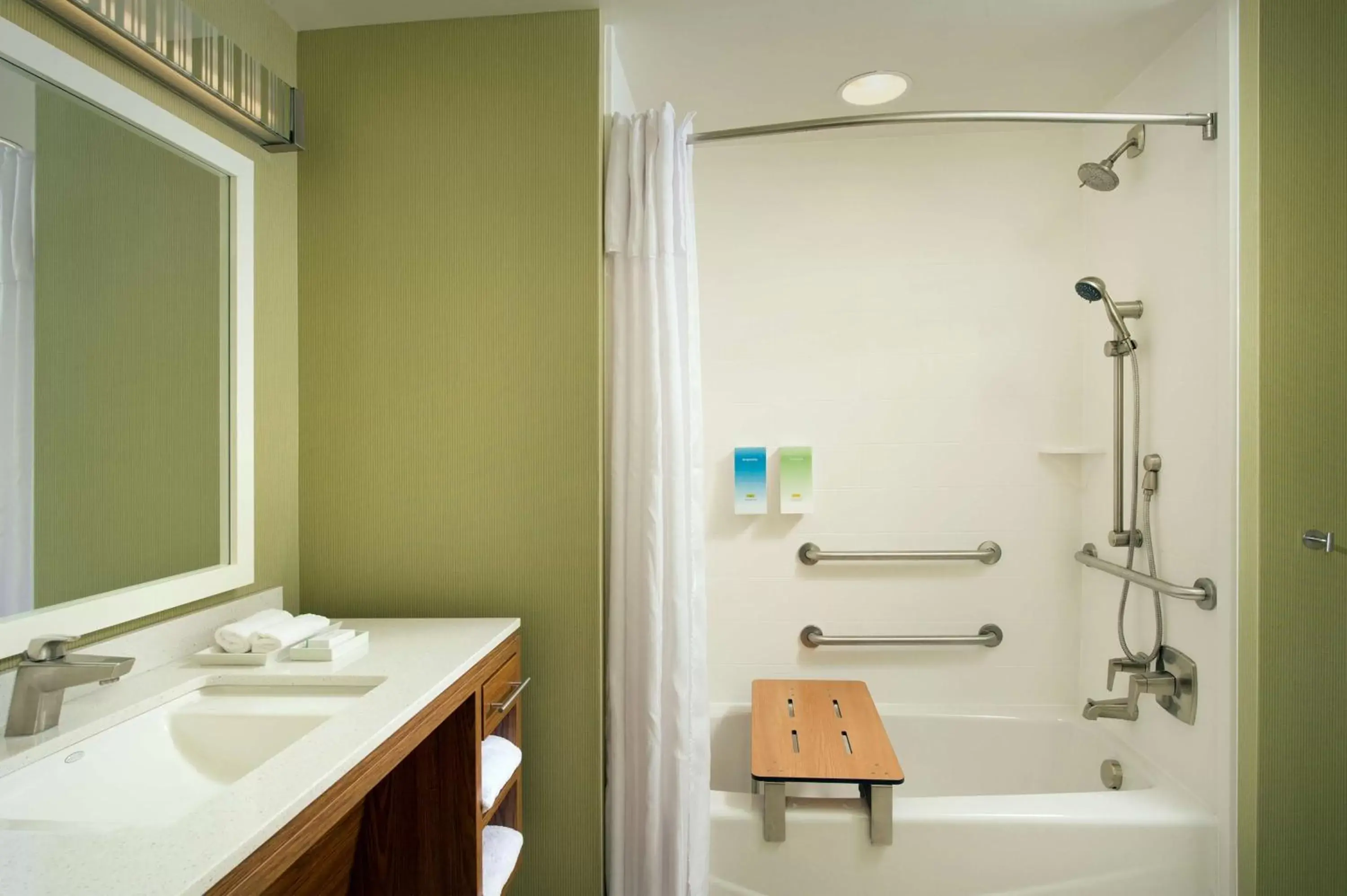 Bathroom in Home2 Suites by Hilton Arundel Mills BWI Airport