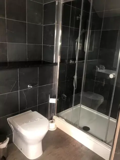 Twin Room with Shower in Colchester Boutique Hotel