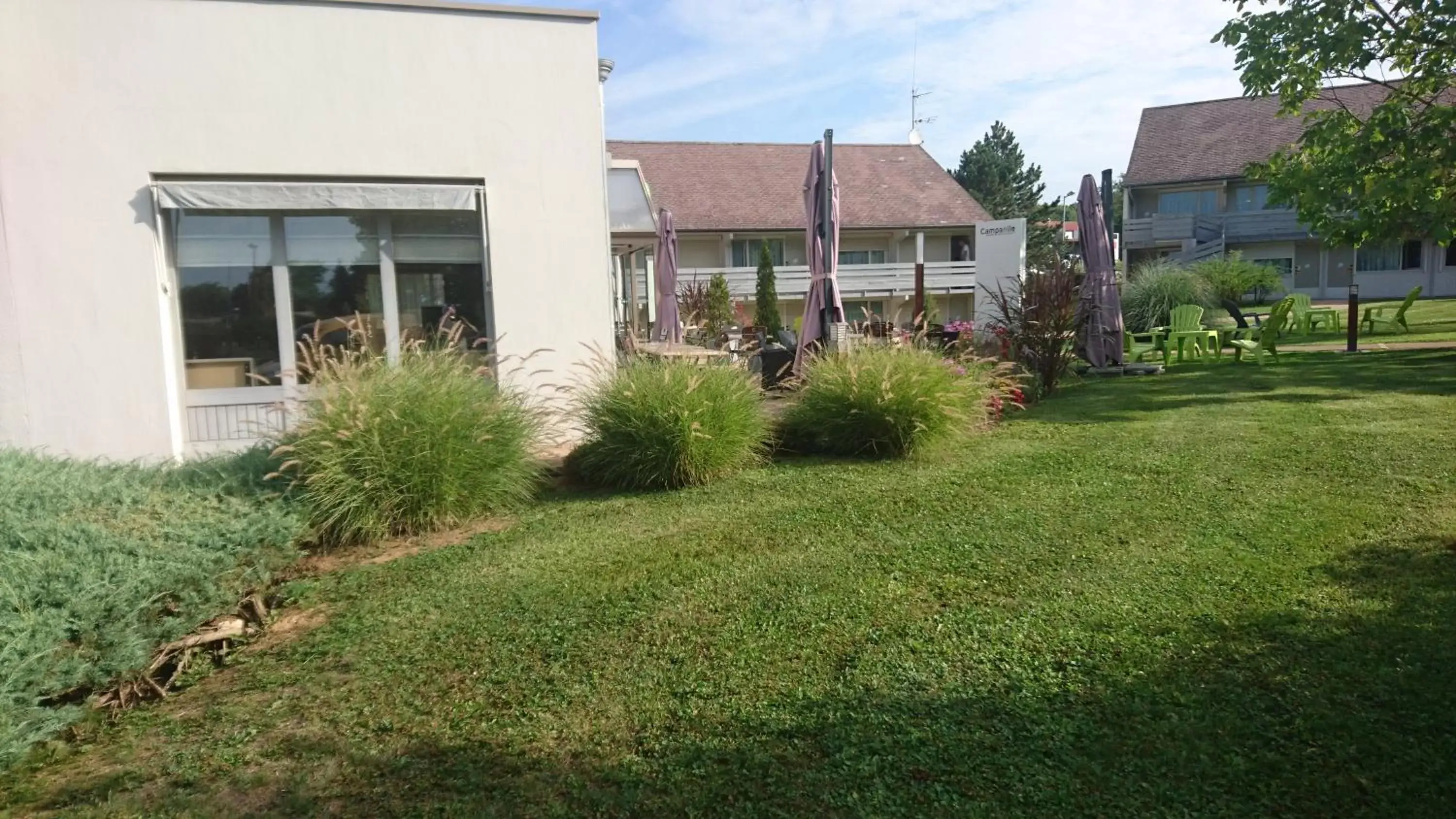 Garden view, Property Building in Hotel Campanile Besançon Nord Ecole Valentin