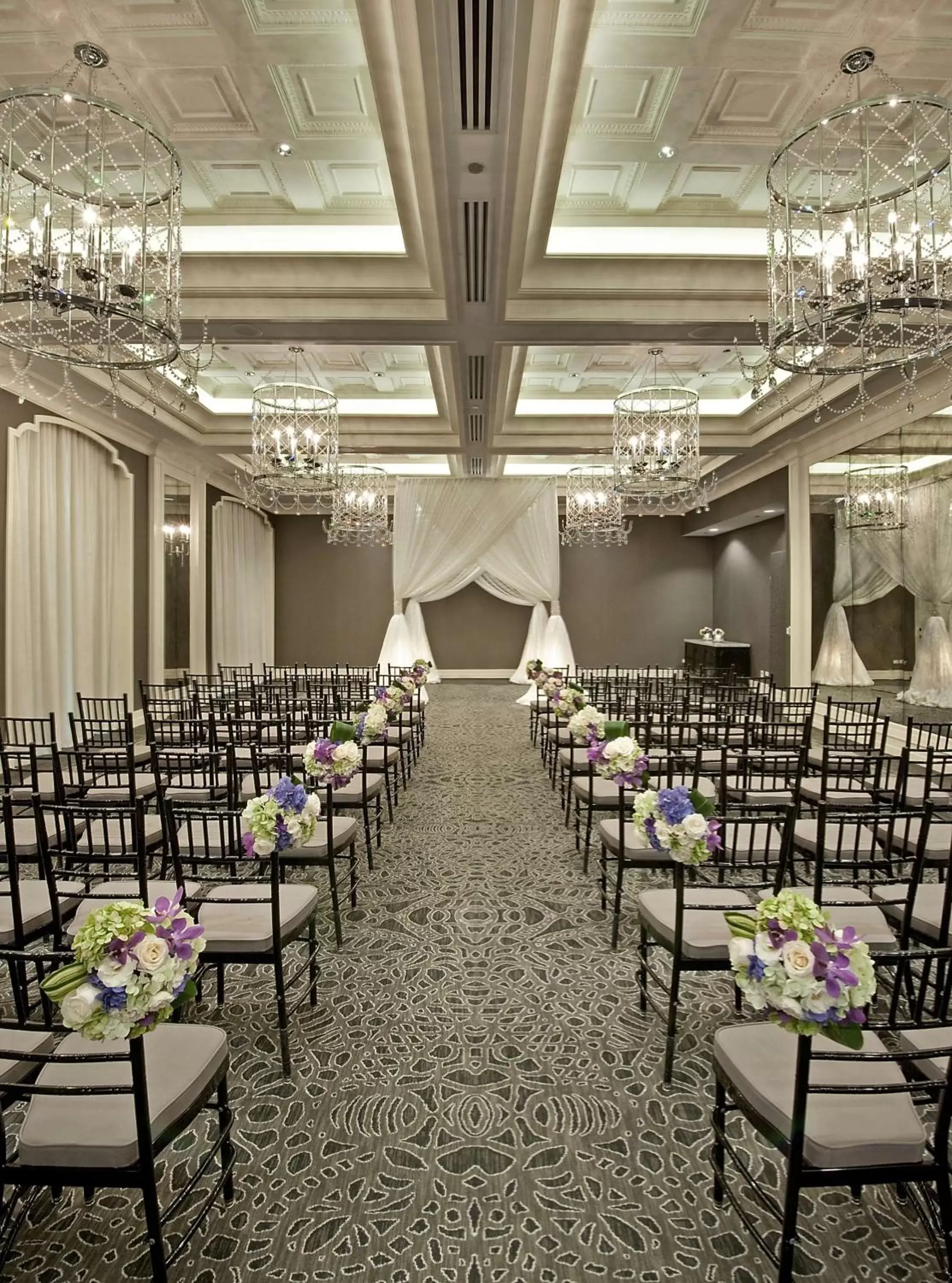 Meeting/conference room, Restaurant/Places to Eat in Waldorf Astoria Chicago