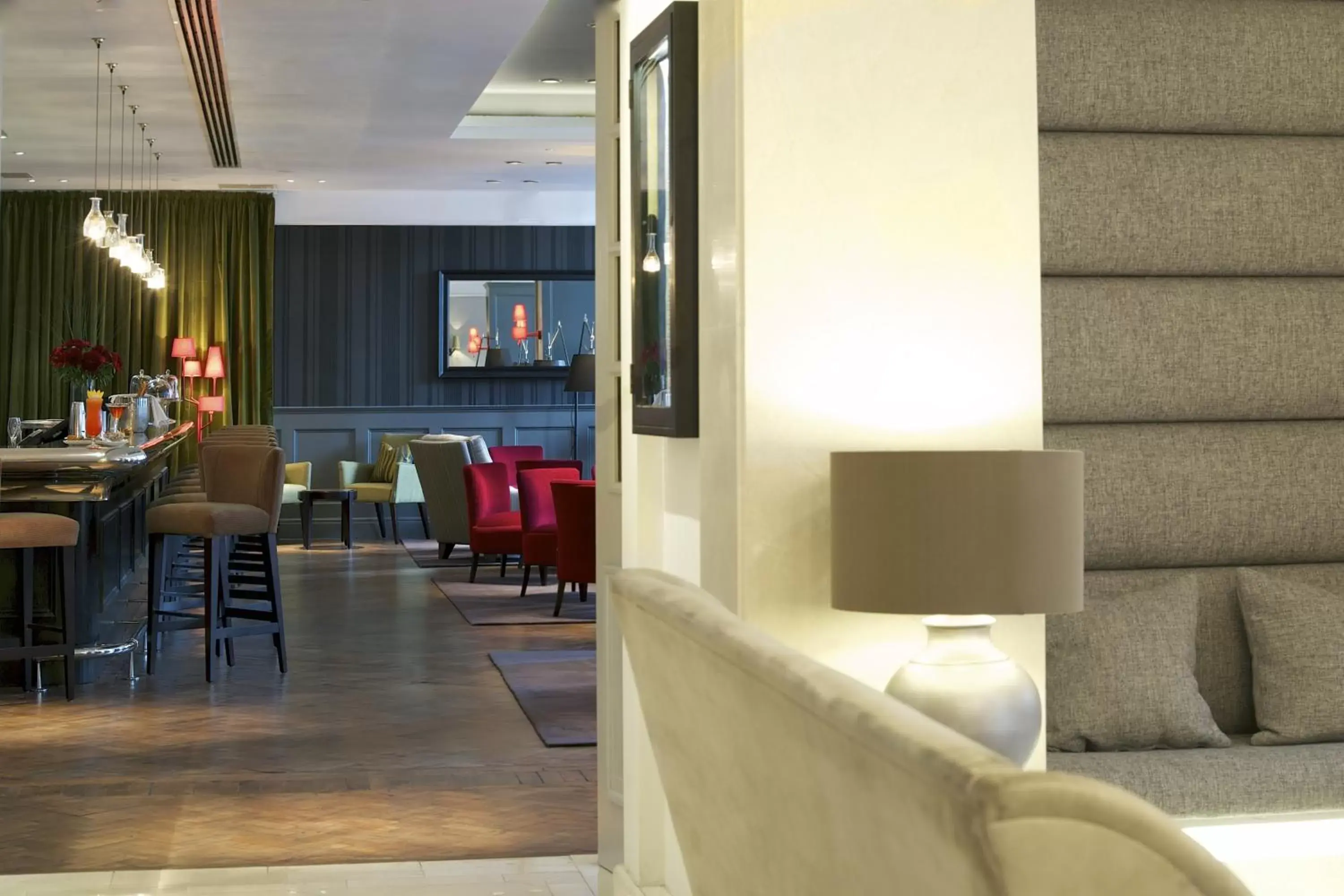 Lounge or bar in London Bridge Hotel 