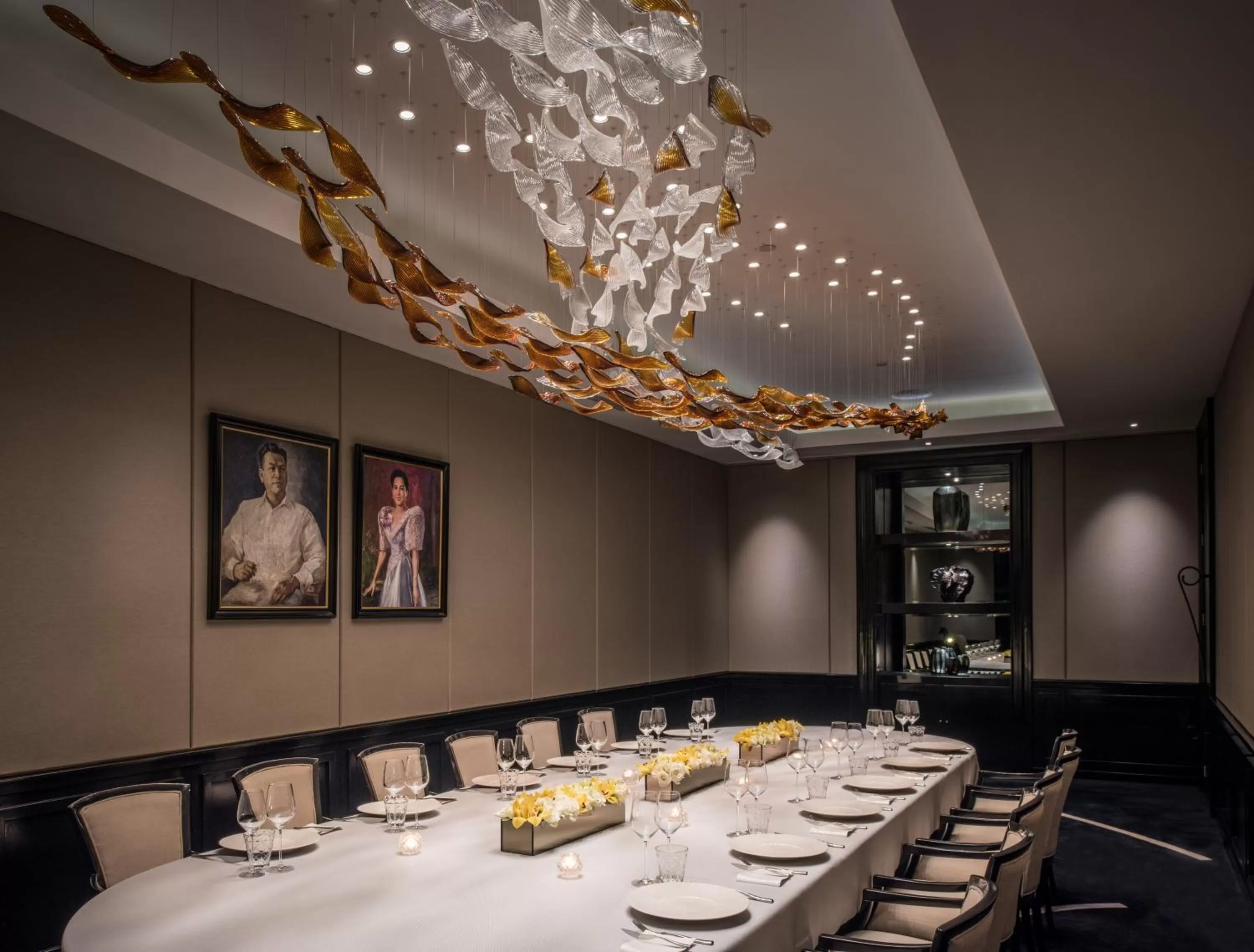 Restaurant/places to eat in The Peninsula Manila