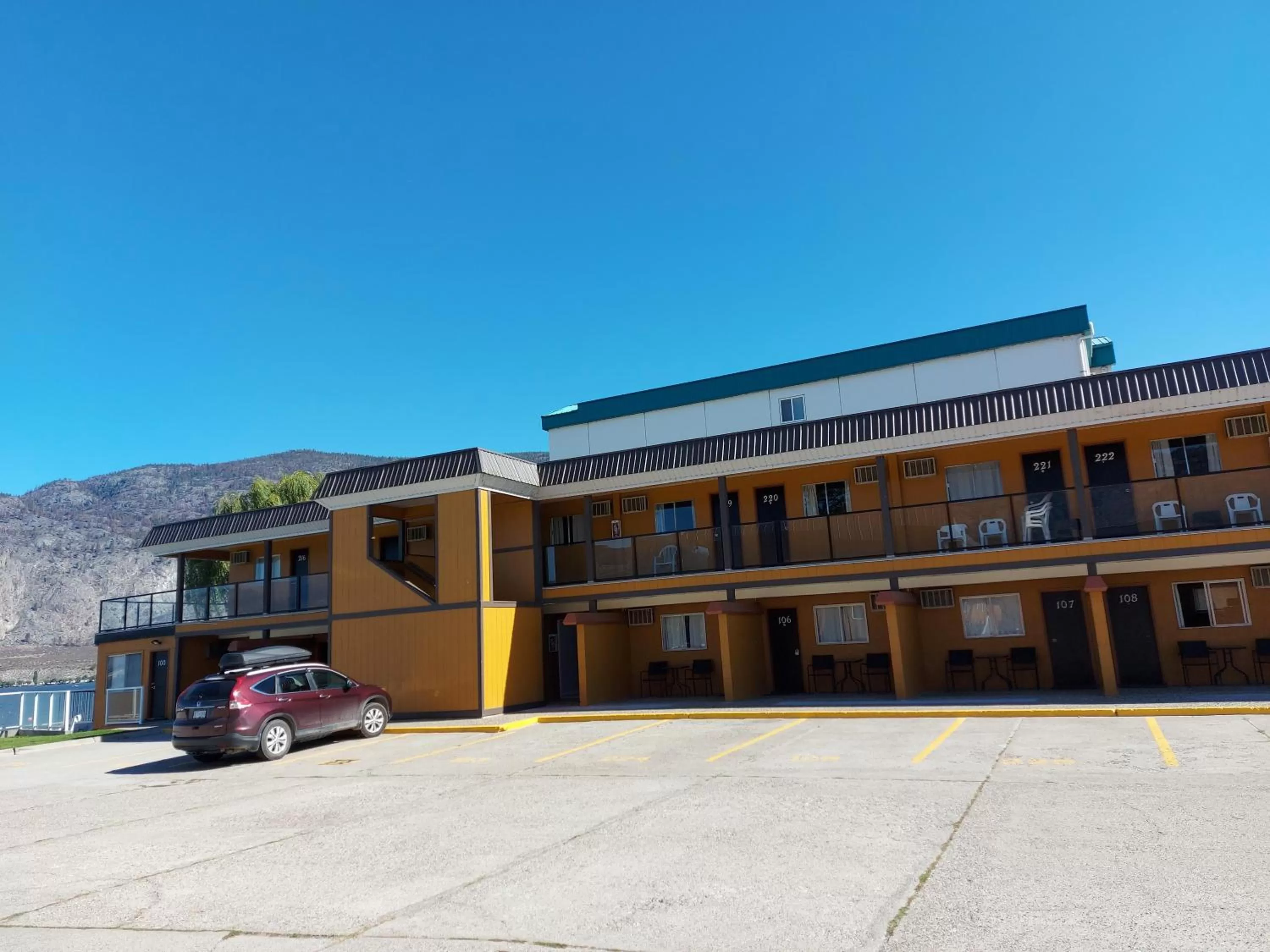 Property building in Richter Pass Beach Resort