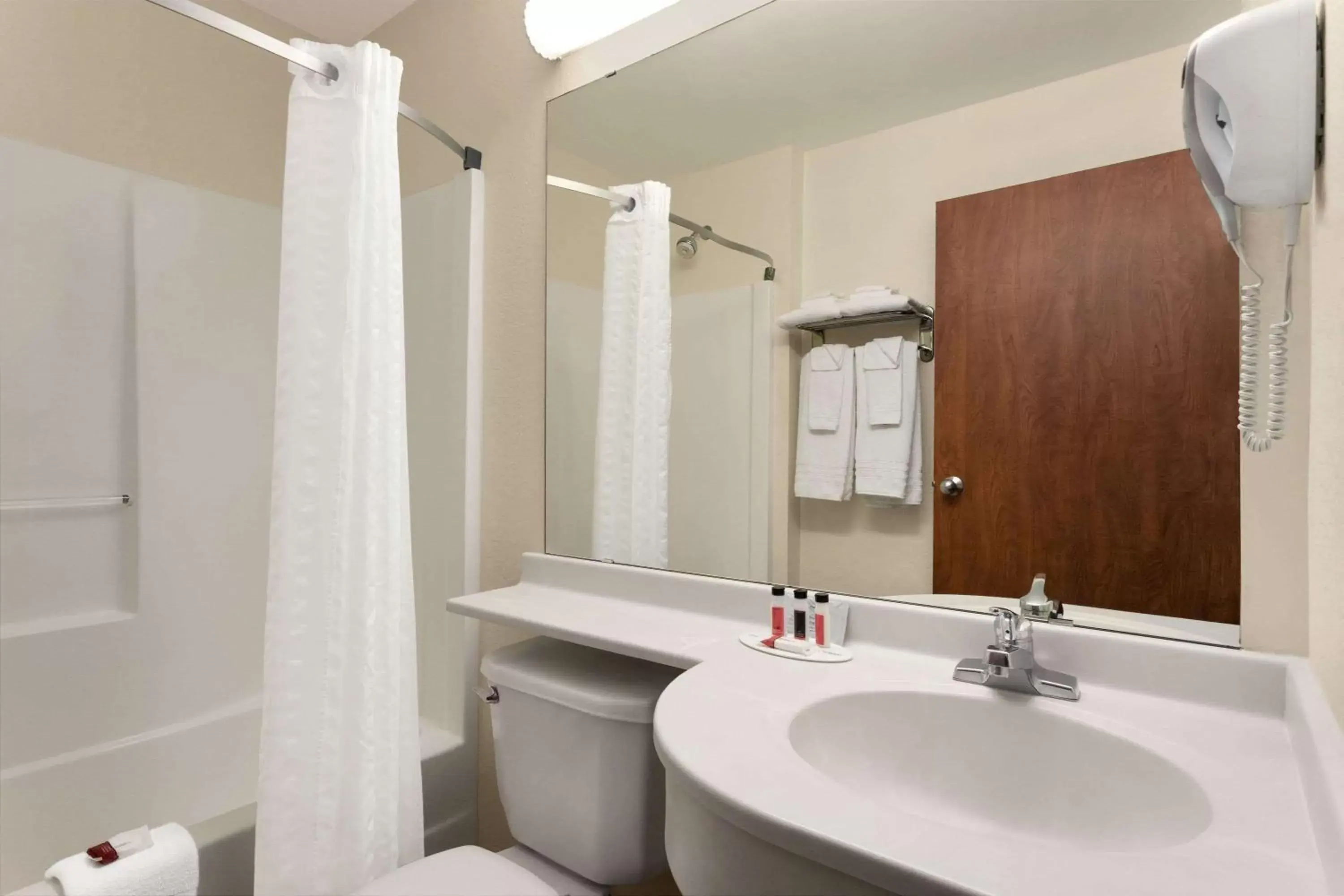 Bathroom in Microtel Inn and Suites - Inver Grove Heights