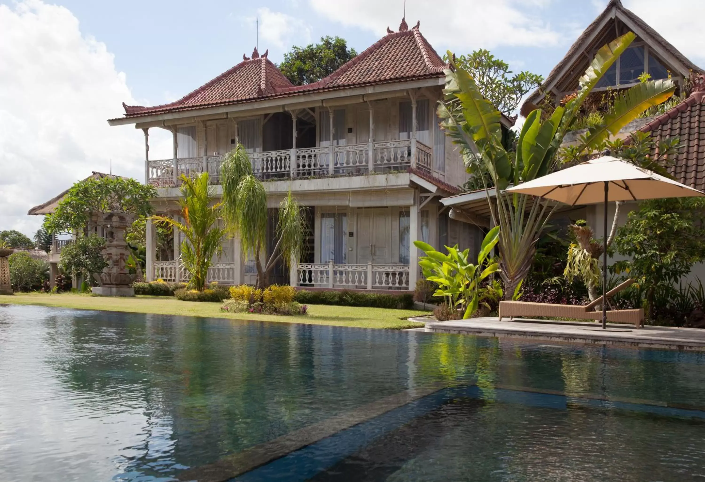 Facade/entrance, Property Building in B Saya Villas