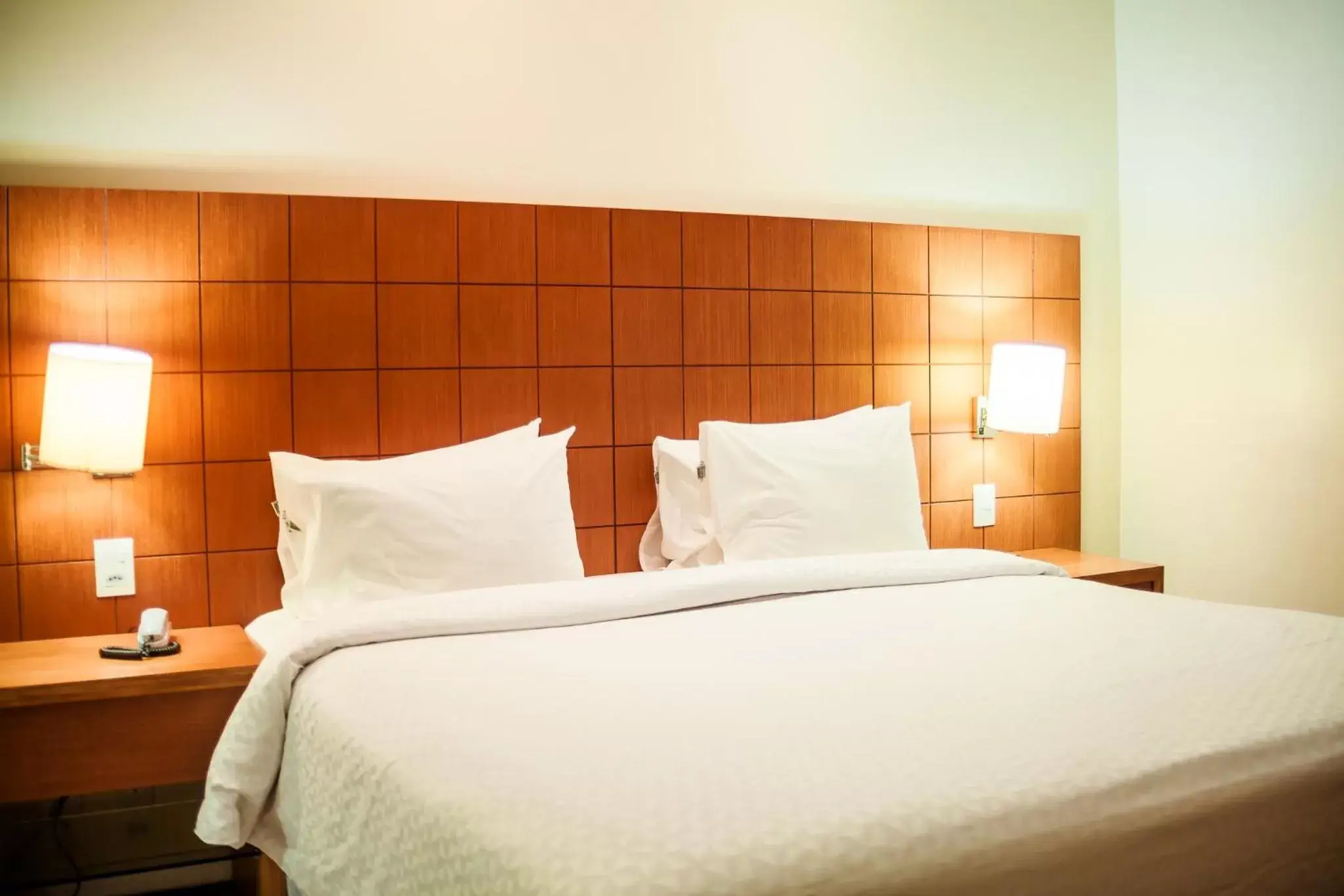 Bed in Mercure Macaé Bed in Mercure Macaé