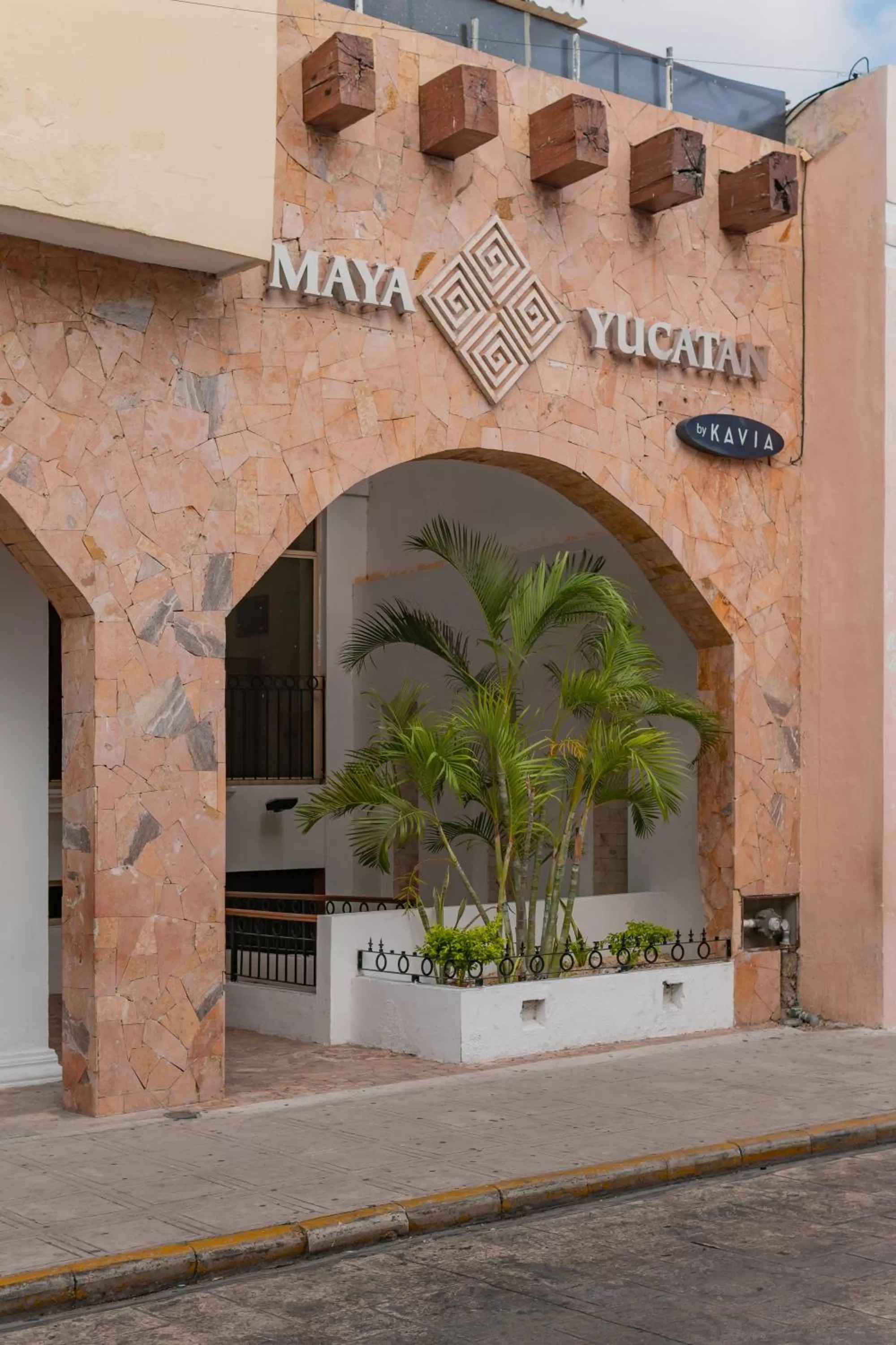 Facade/entrance in Hotel Maya Yucatan
