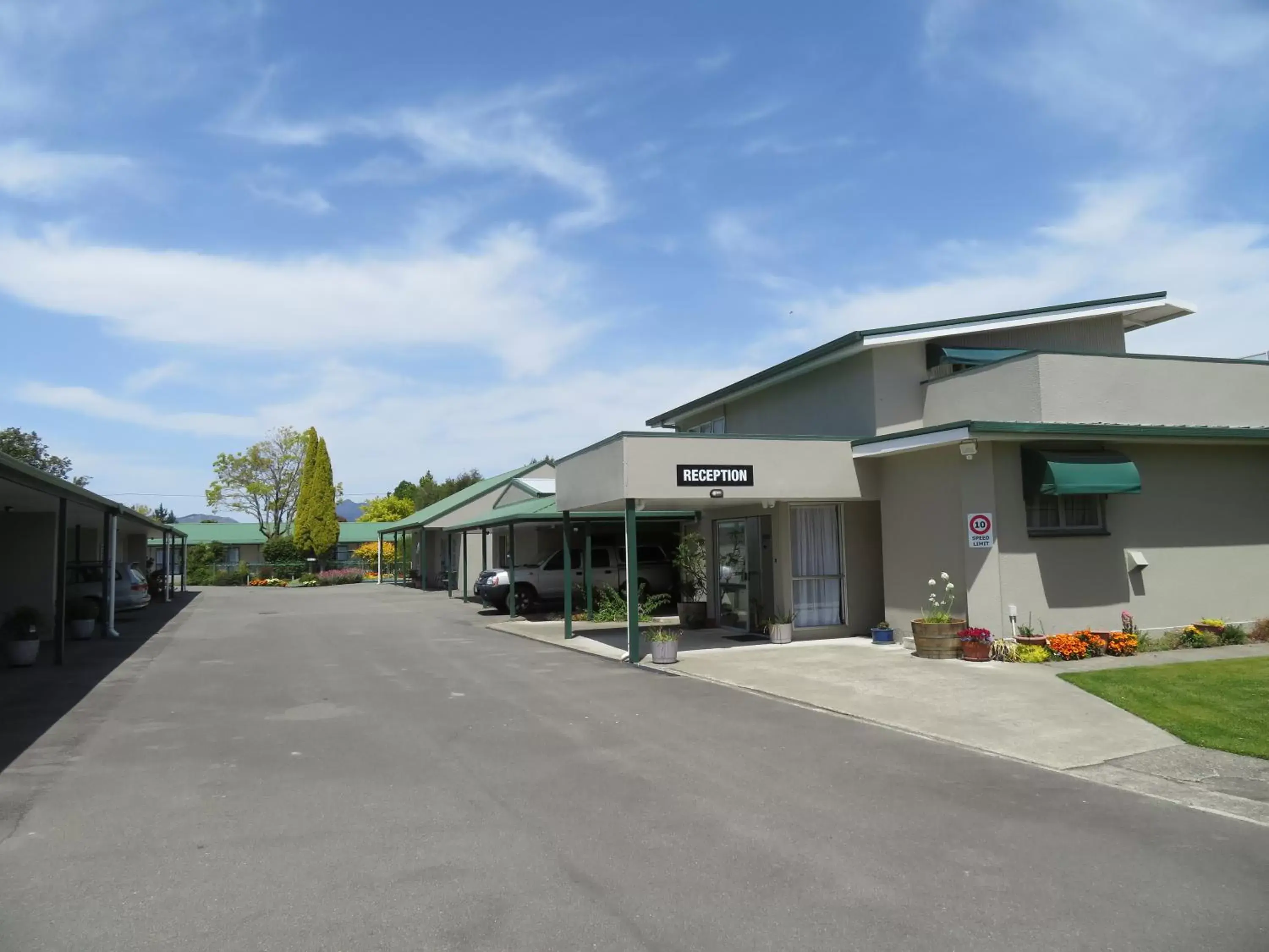 Facade/entrance, Property Building in Commodore Court Motel