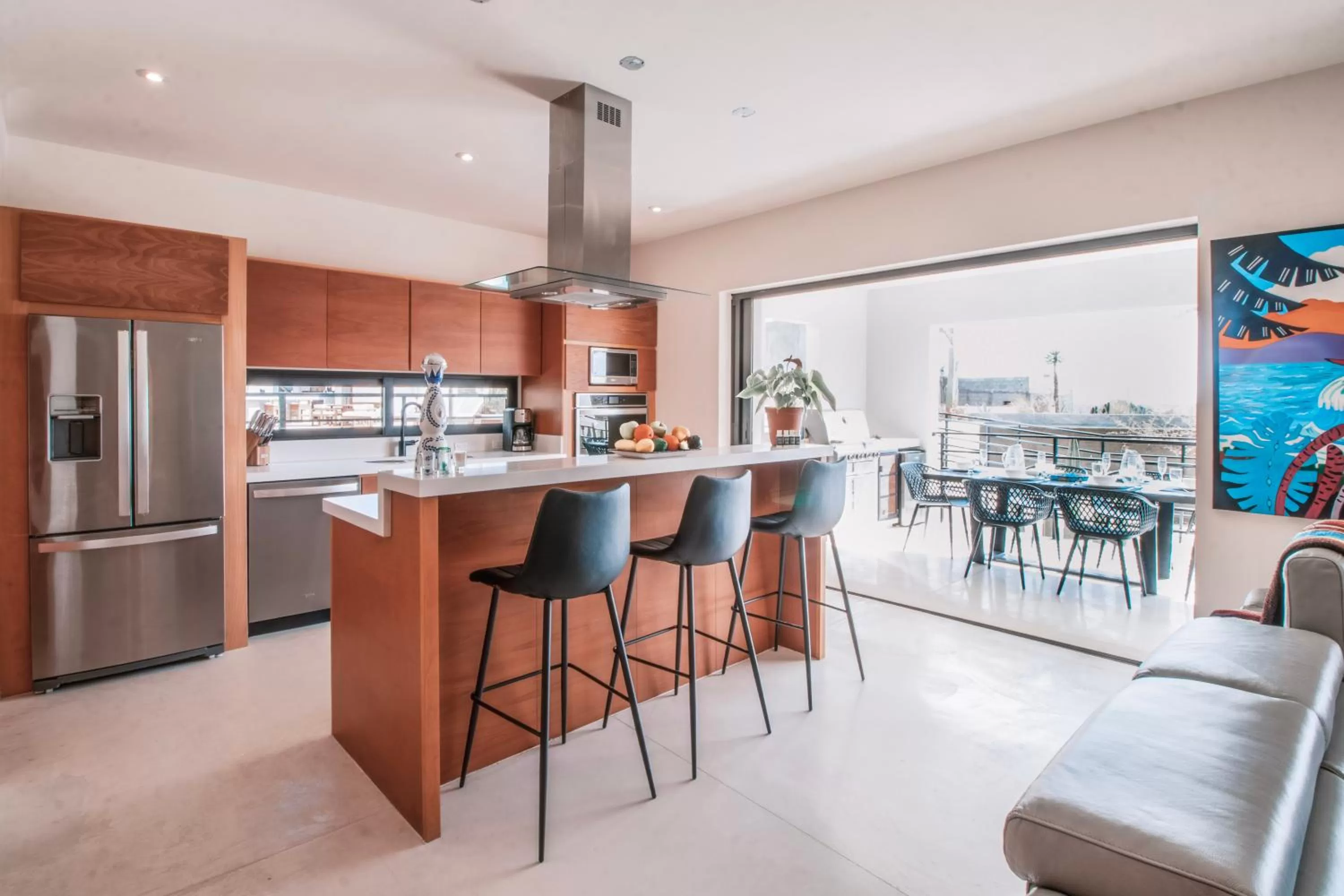 Kitchen or kitchenette in Cerritos Surf Residences