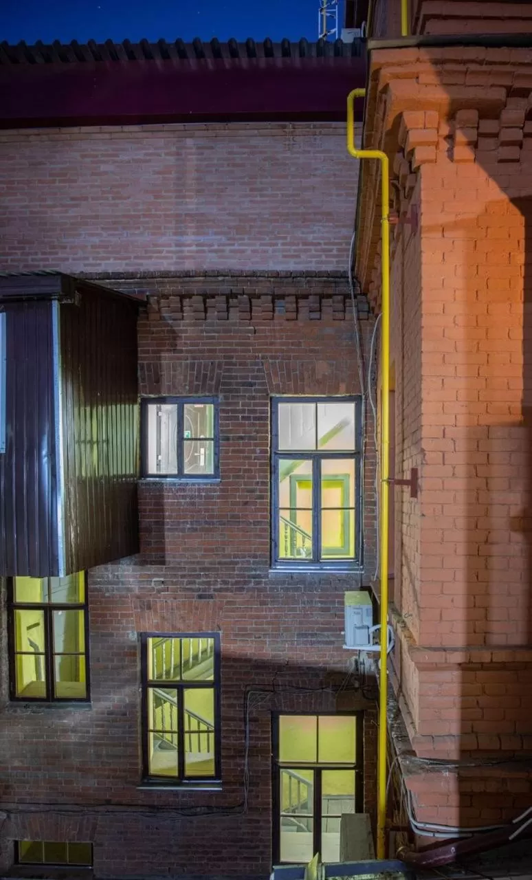 Property building in Four Rooms City